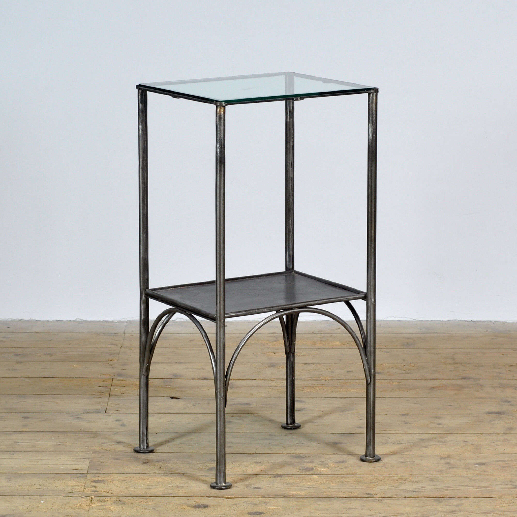 Table de chevet en fer, années 1910