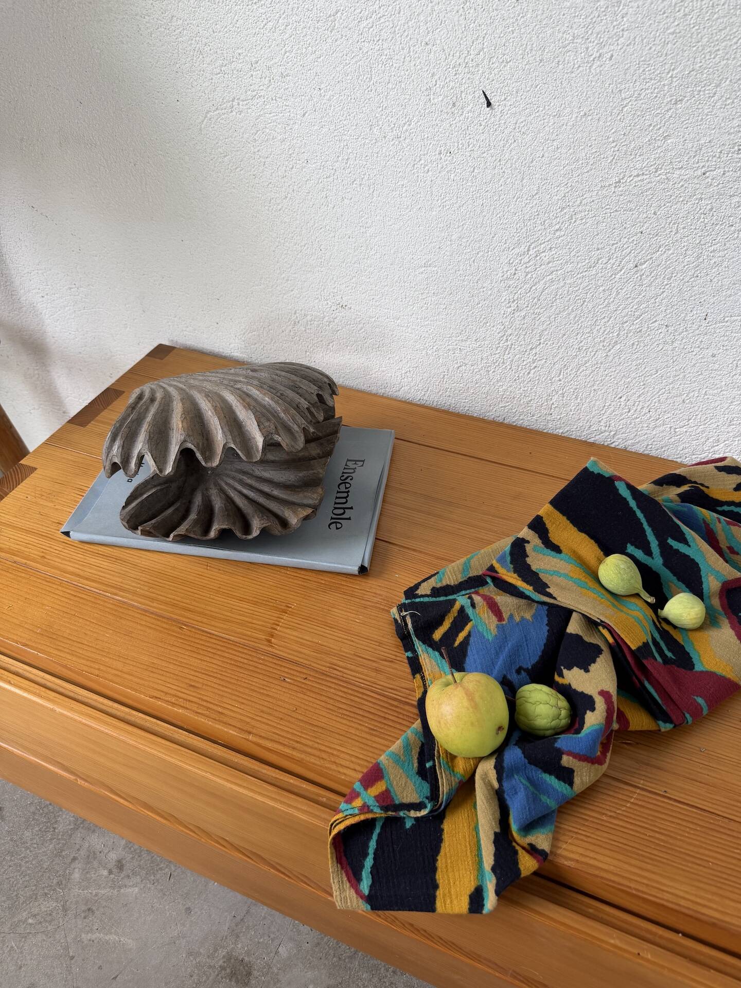 Brutalist wood shell sculpture box 1900