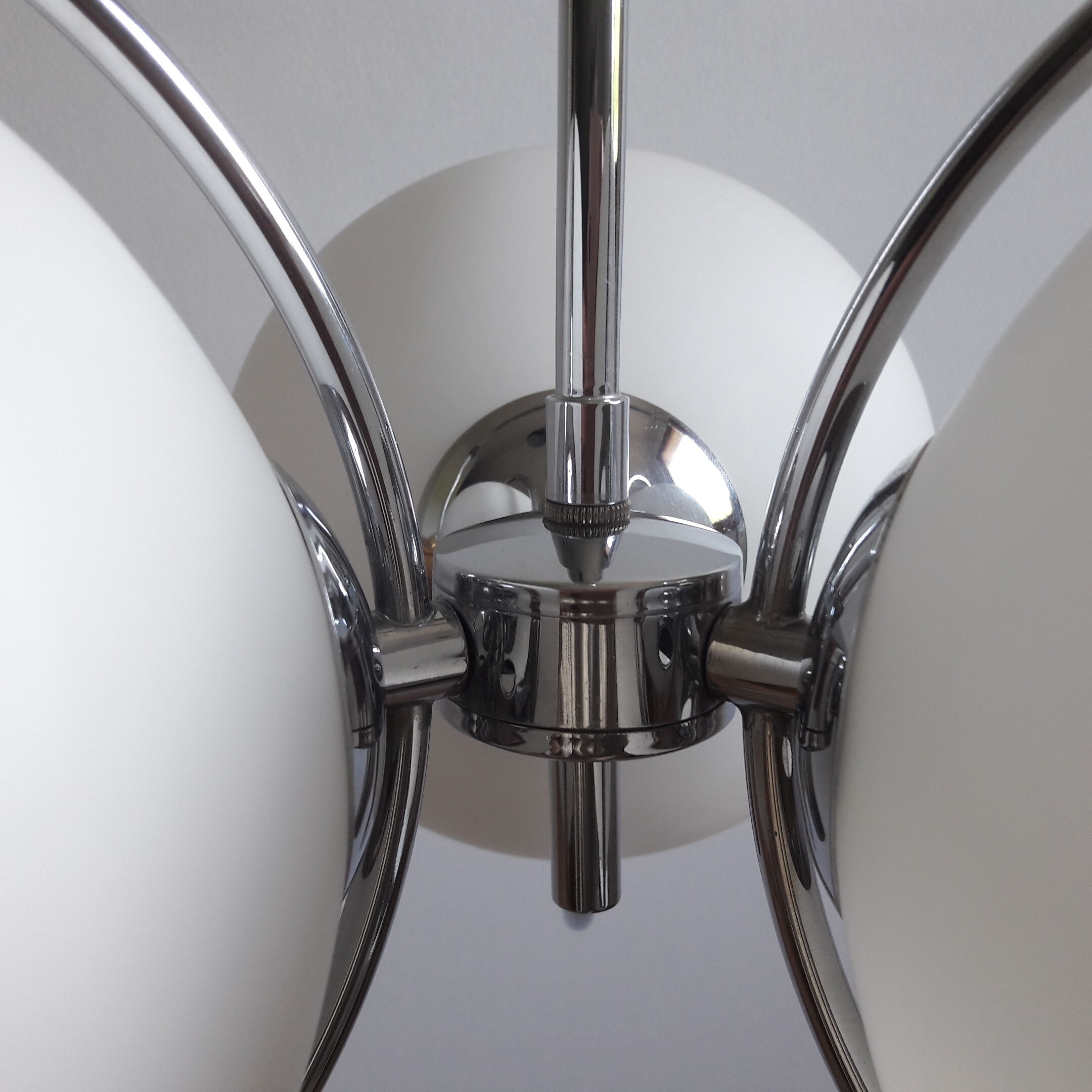 Suspension chrome and glass chandelier