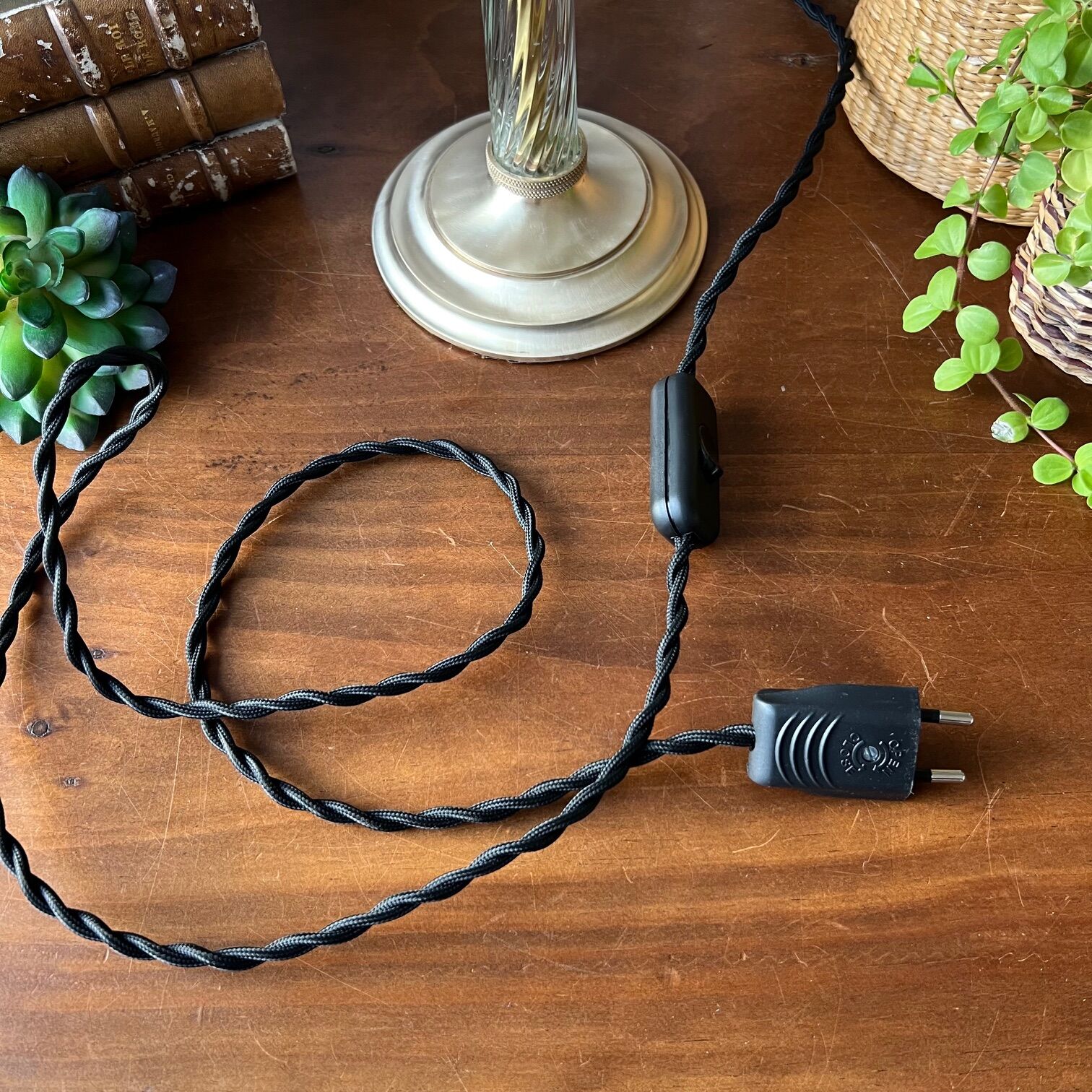 English lamp in brass and altuglass