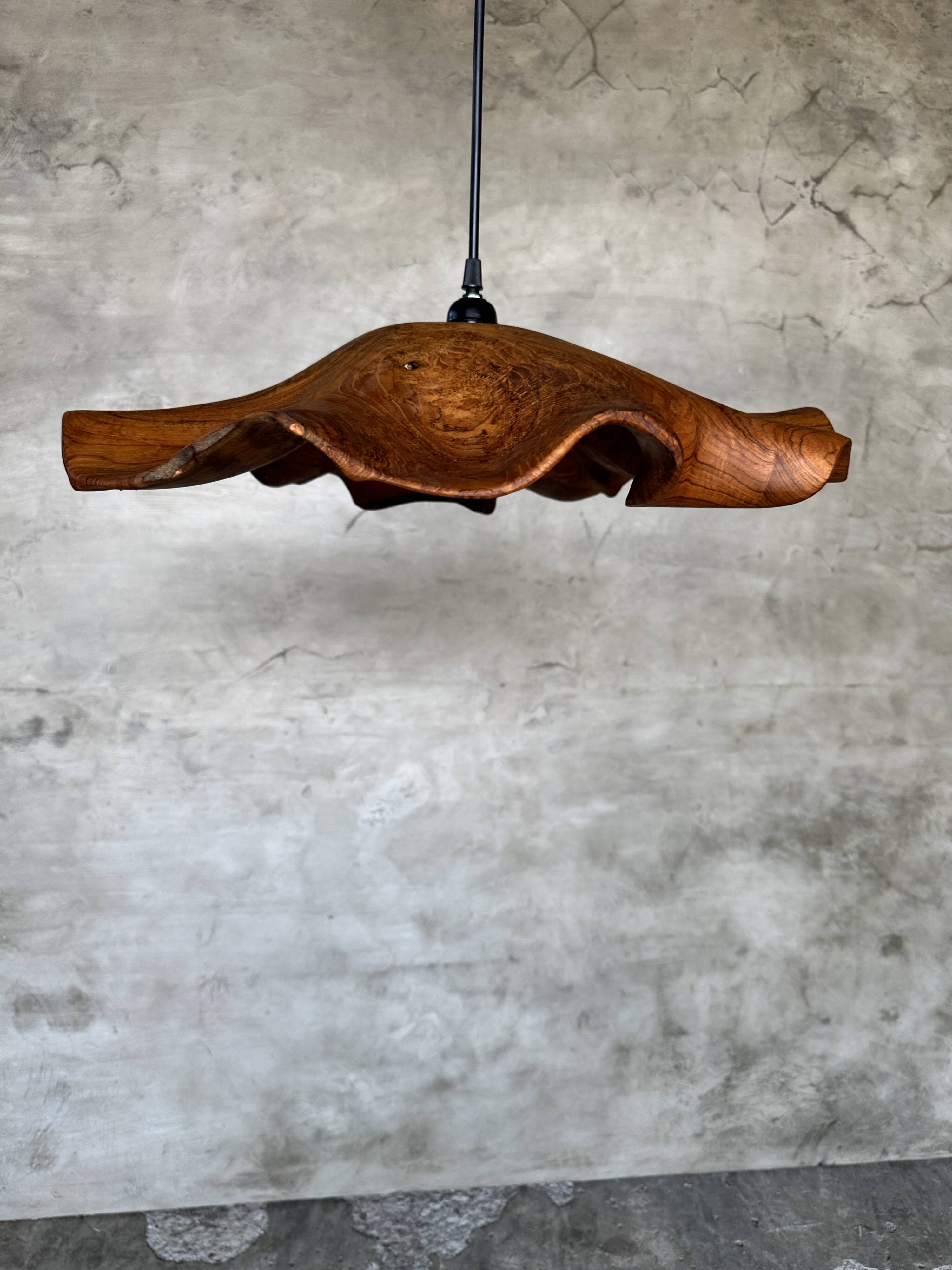 Large pendant light in corrugated teak leaf (Large D:60 H:20)