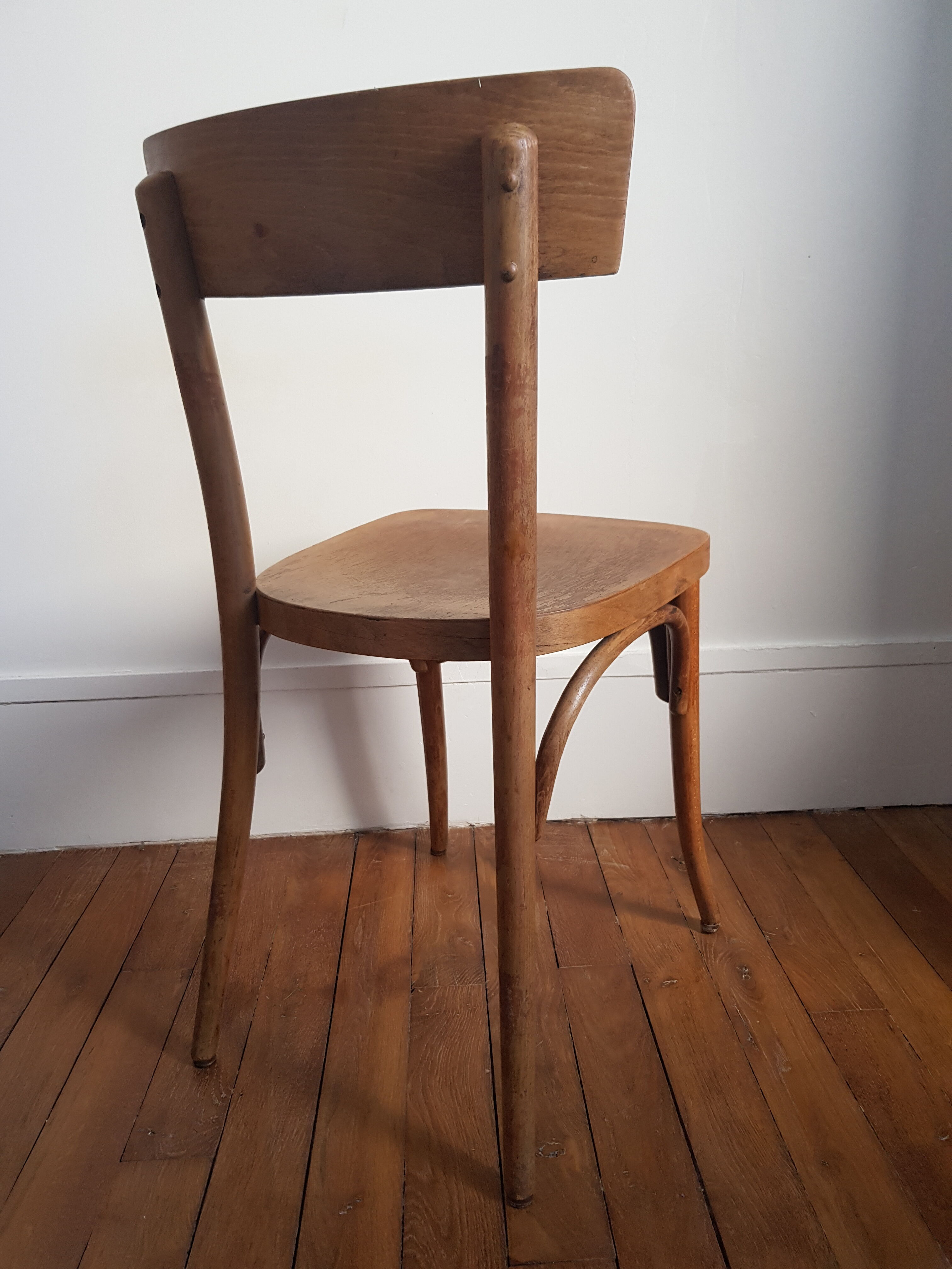 Chaise bistrot en bois clair