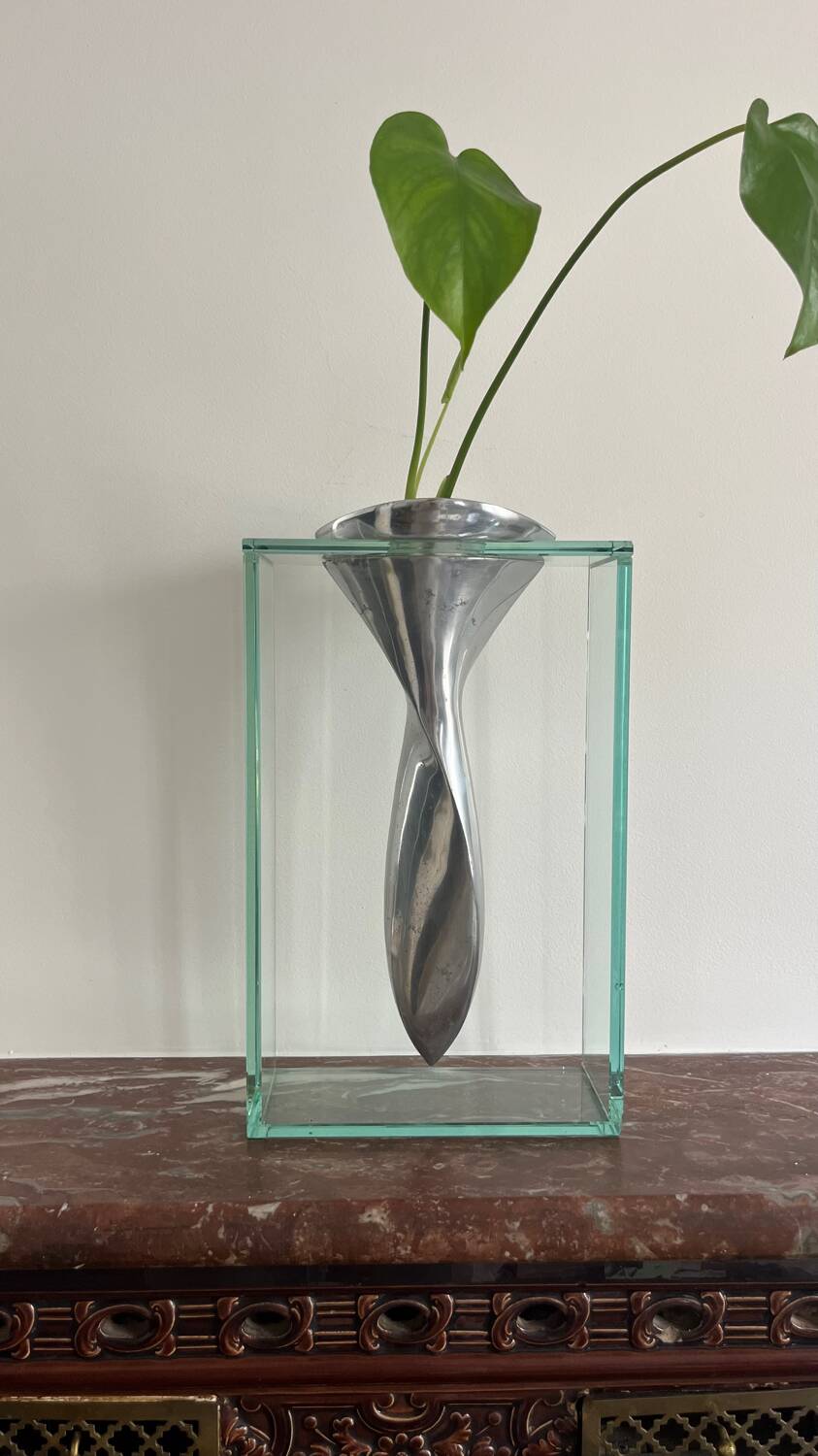 Designer aluminum soliflore vase