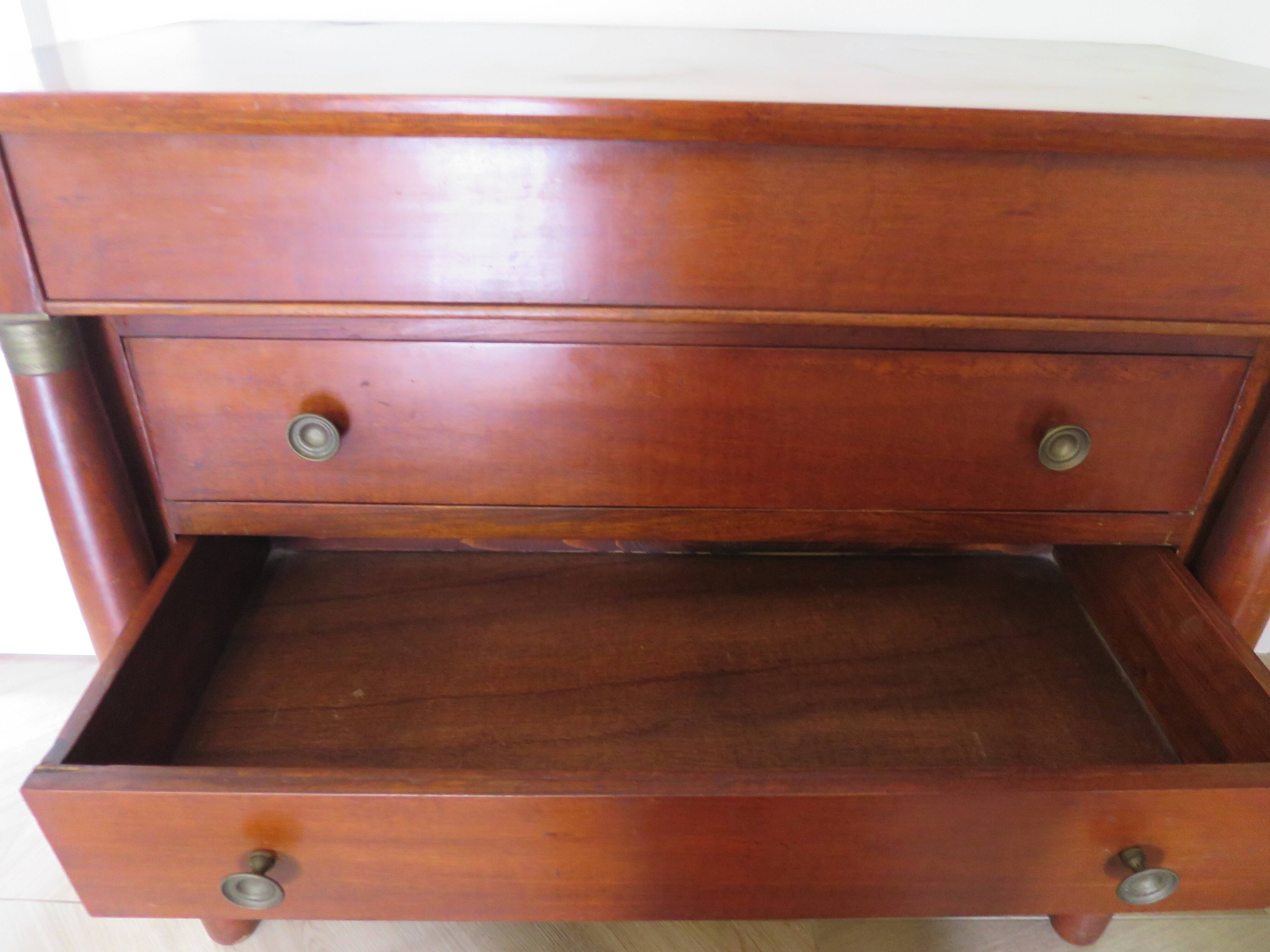 4-drawer chest of drawers - empire style - with detached columns - mahogany-bronze stain