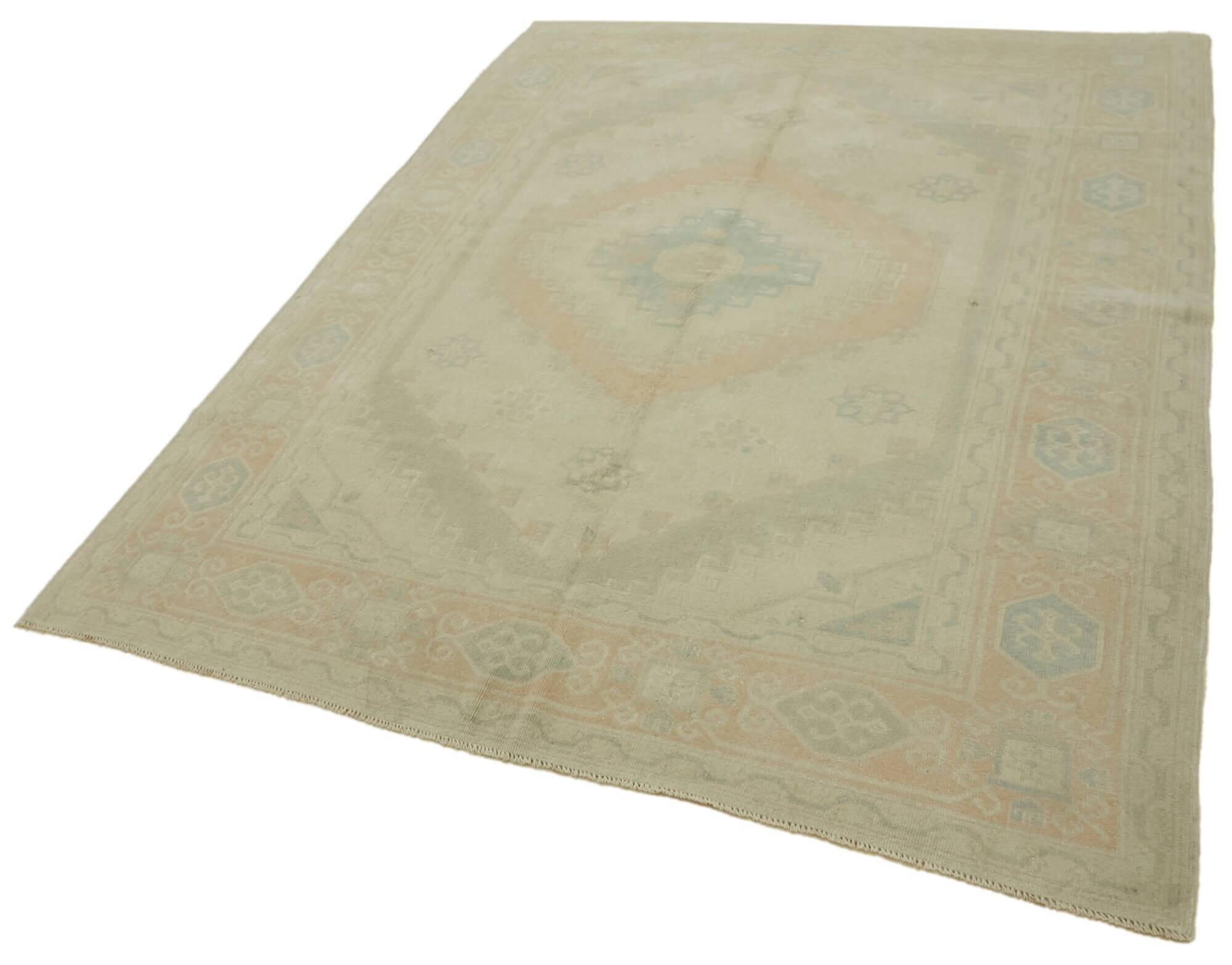 Turkish Vintage Anatolian Rug 195 cm x 266 cm