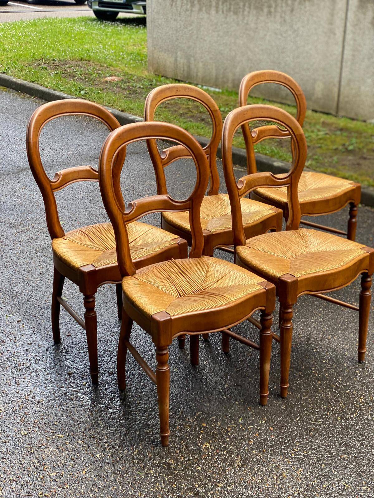 4 or 5 Louis Philippe chairs in solid wood and straw