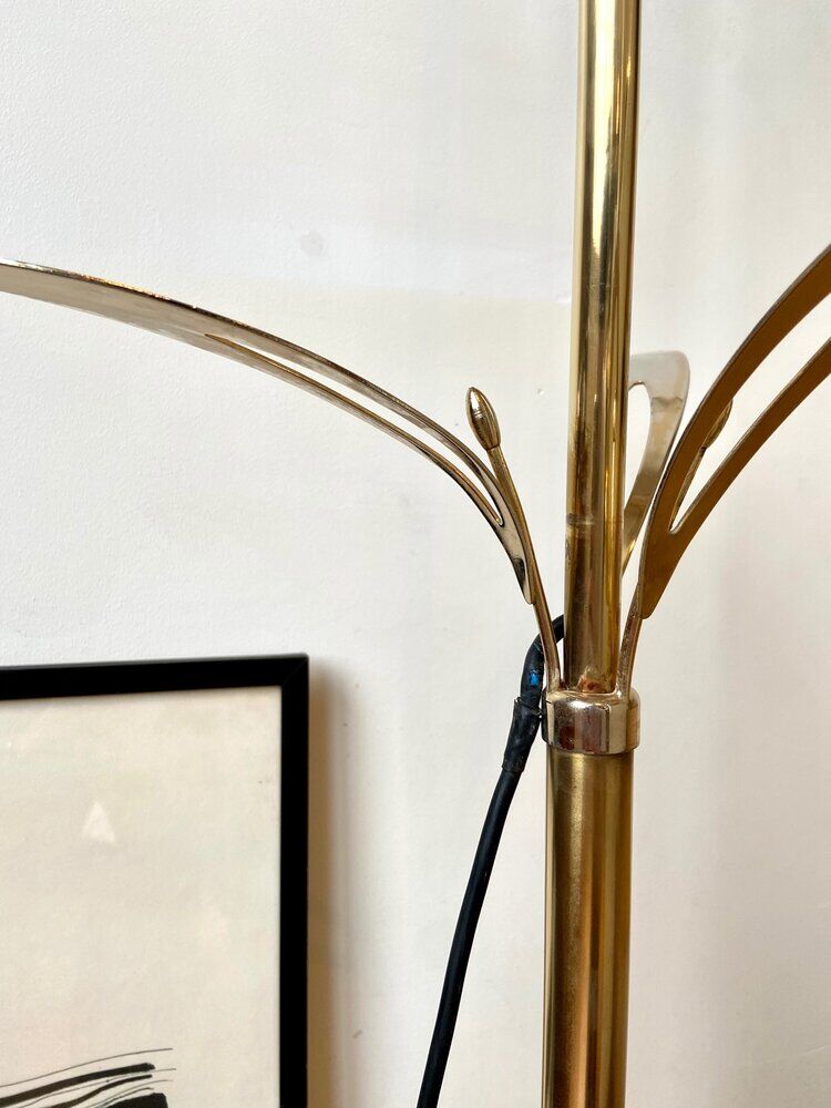 Gold metal flower lamppost