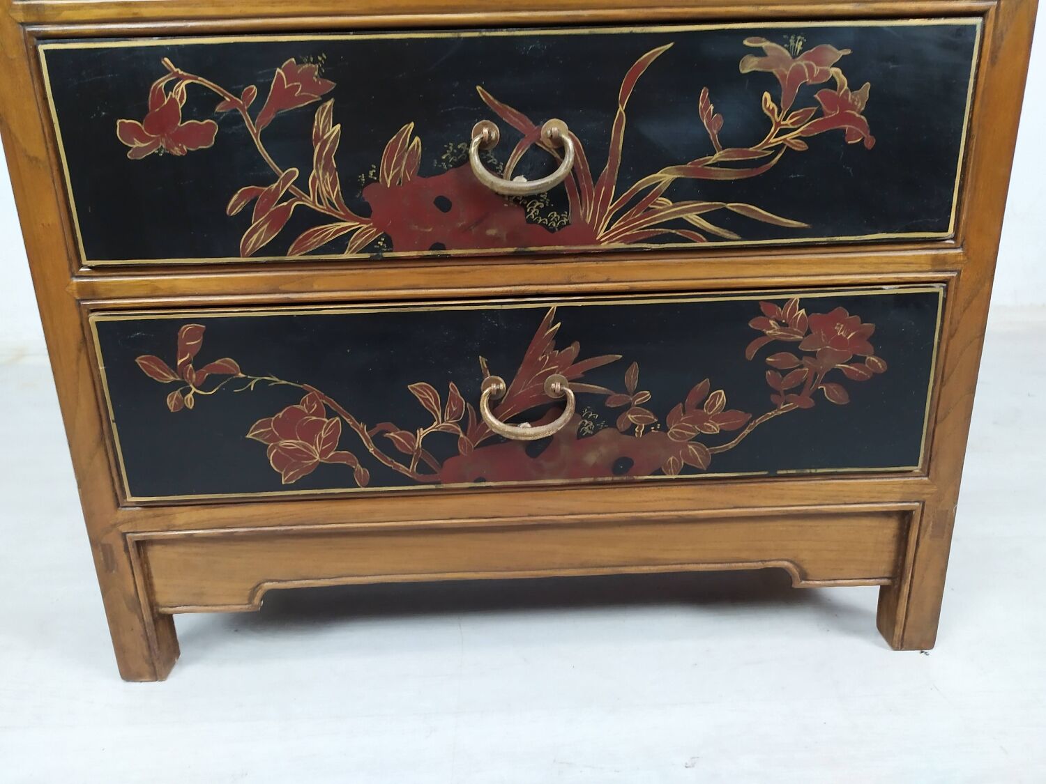 Japanese lacquer chiffonier