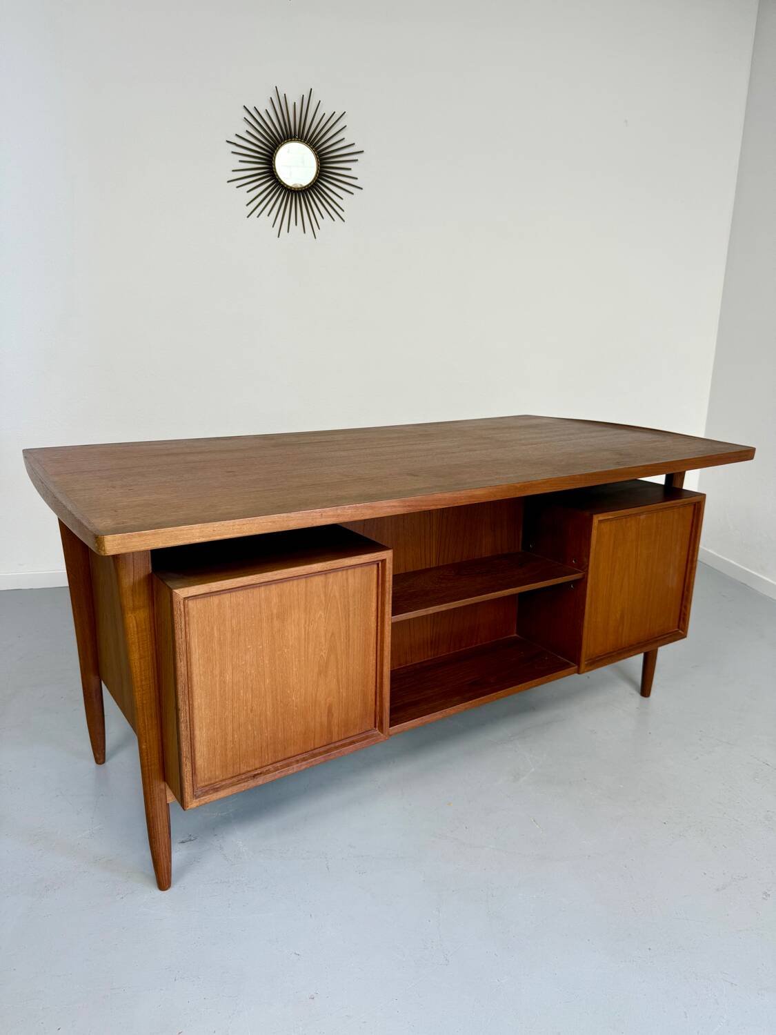 Scandinavian design desk Swiss Teack design 70s teak