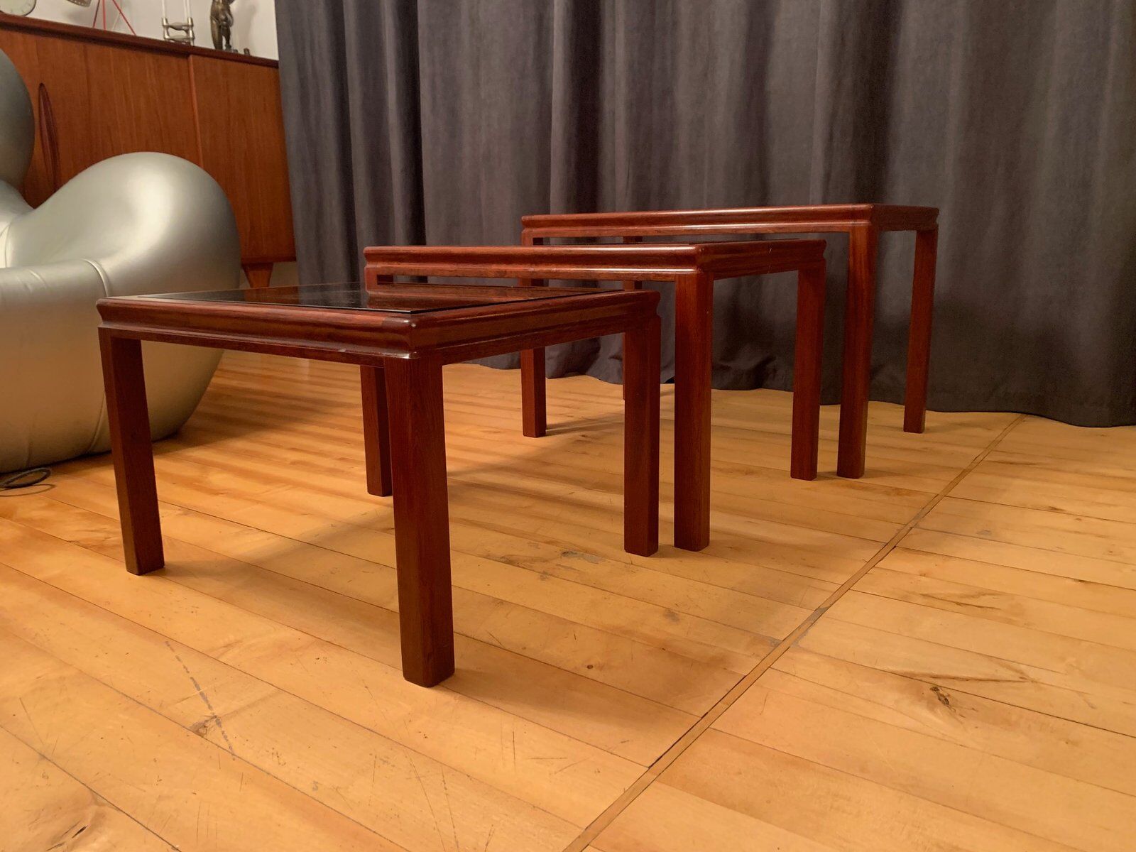 Nesting tables, Italy, 1970s, set of 3