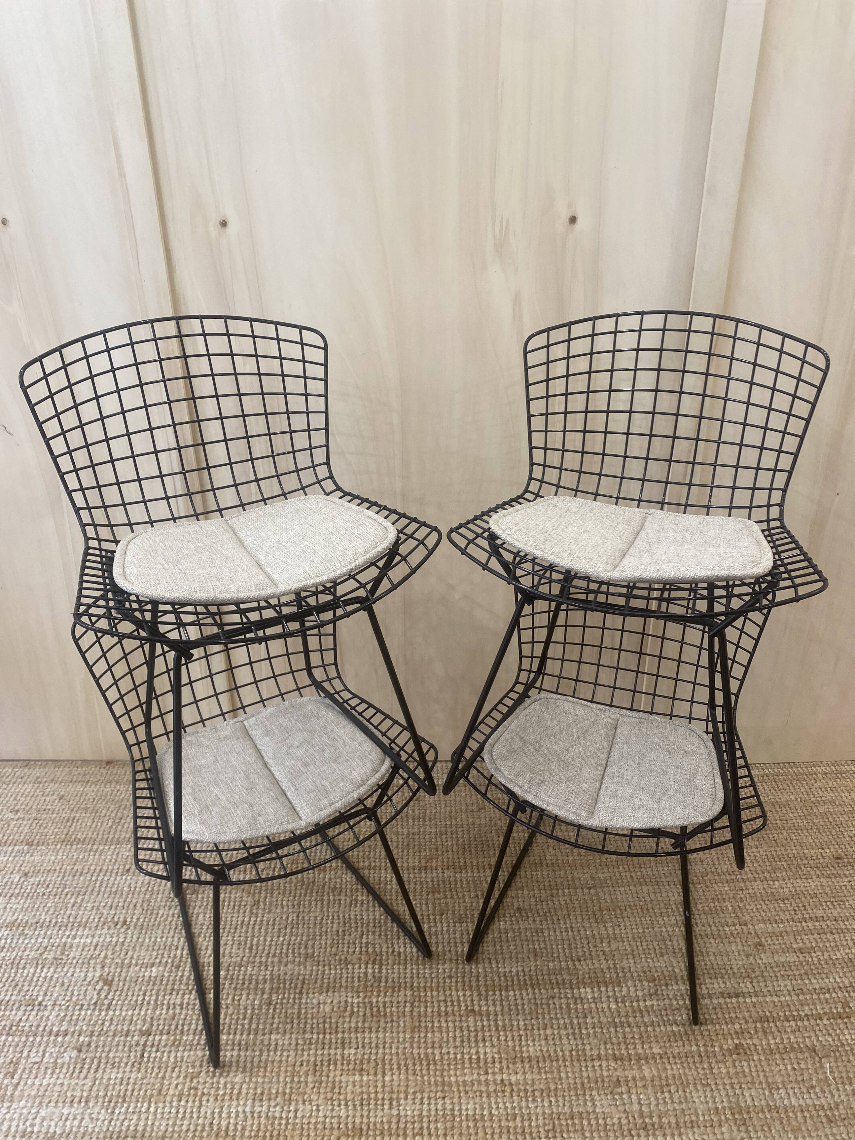 4 Chairs by Harry Bertoia – KNOLL –
