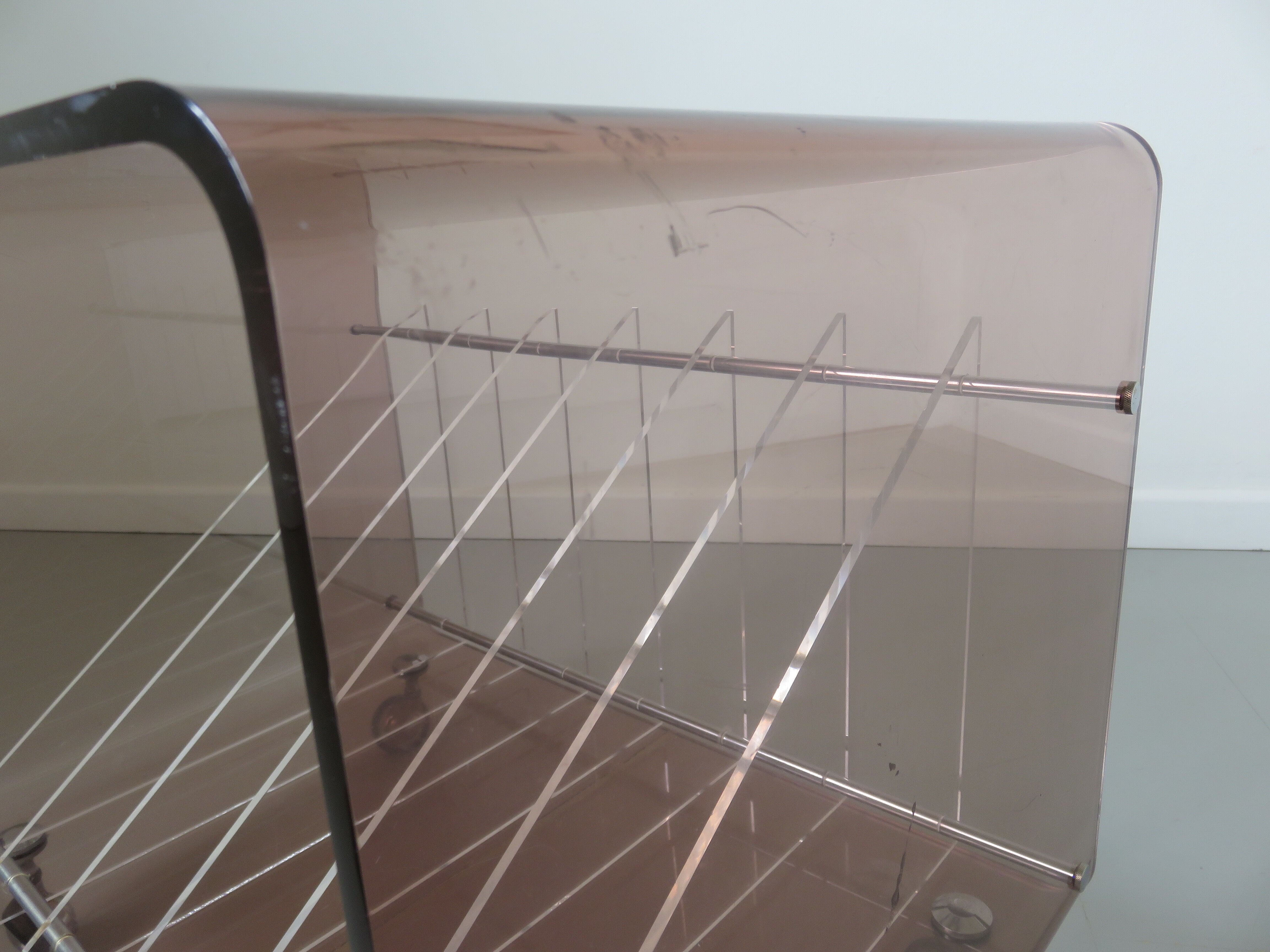 Table Hifi range vinylroche Bobois in 70s plexiglass