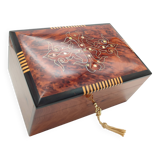 Thuya box locked with pearl encrusted key