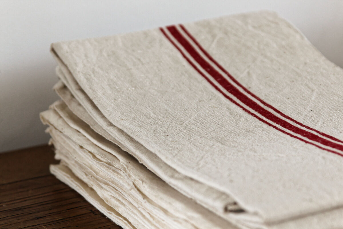 Set of 8 tea towels, linen beds