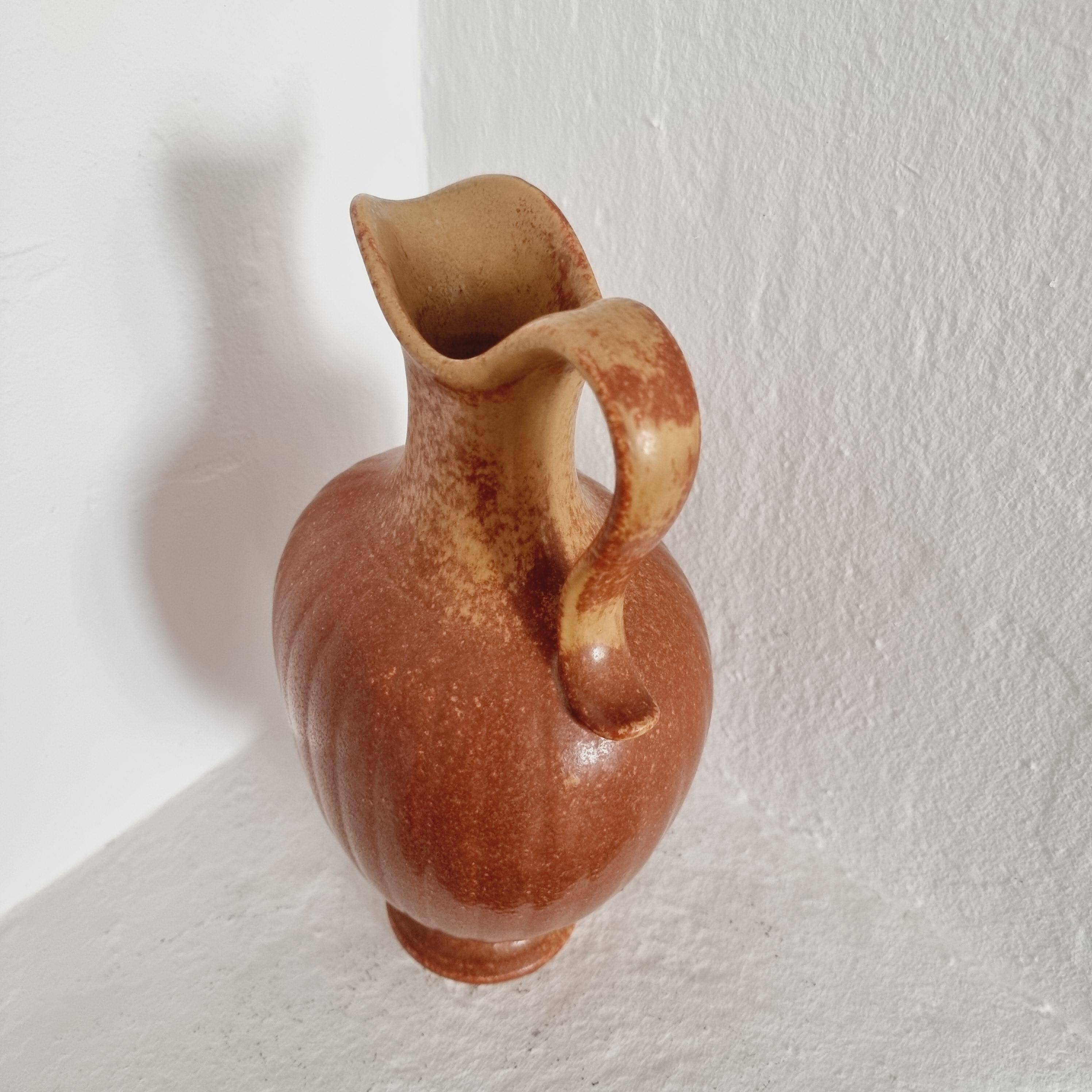 Large decorative vase/carafe in modern Scandinavian ceramic by Gunnar Nylund.