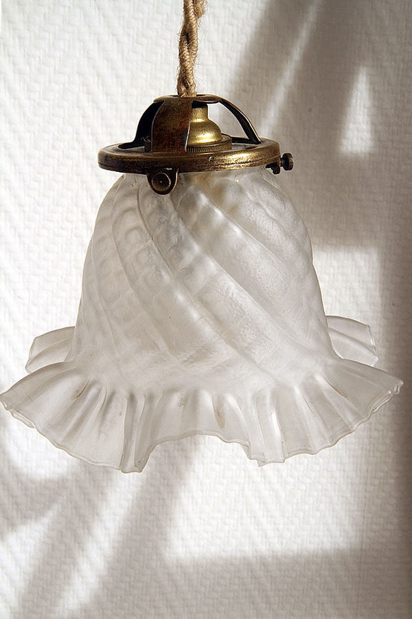 Set of 3 hangings lamp tulips in art nouveau glass paste