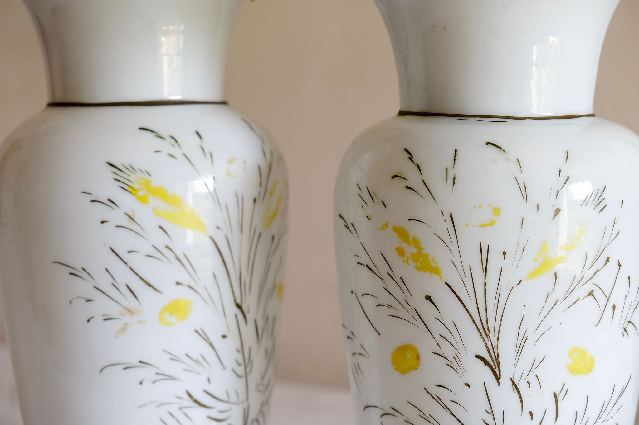 Vase opaline peint à la main français antique