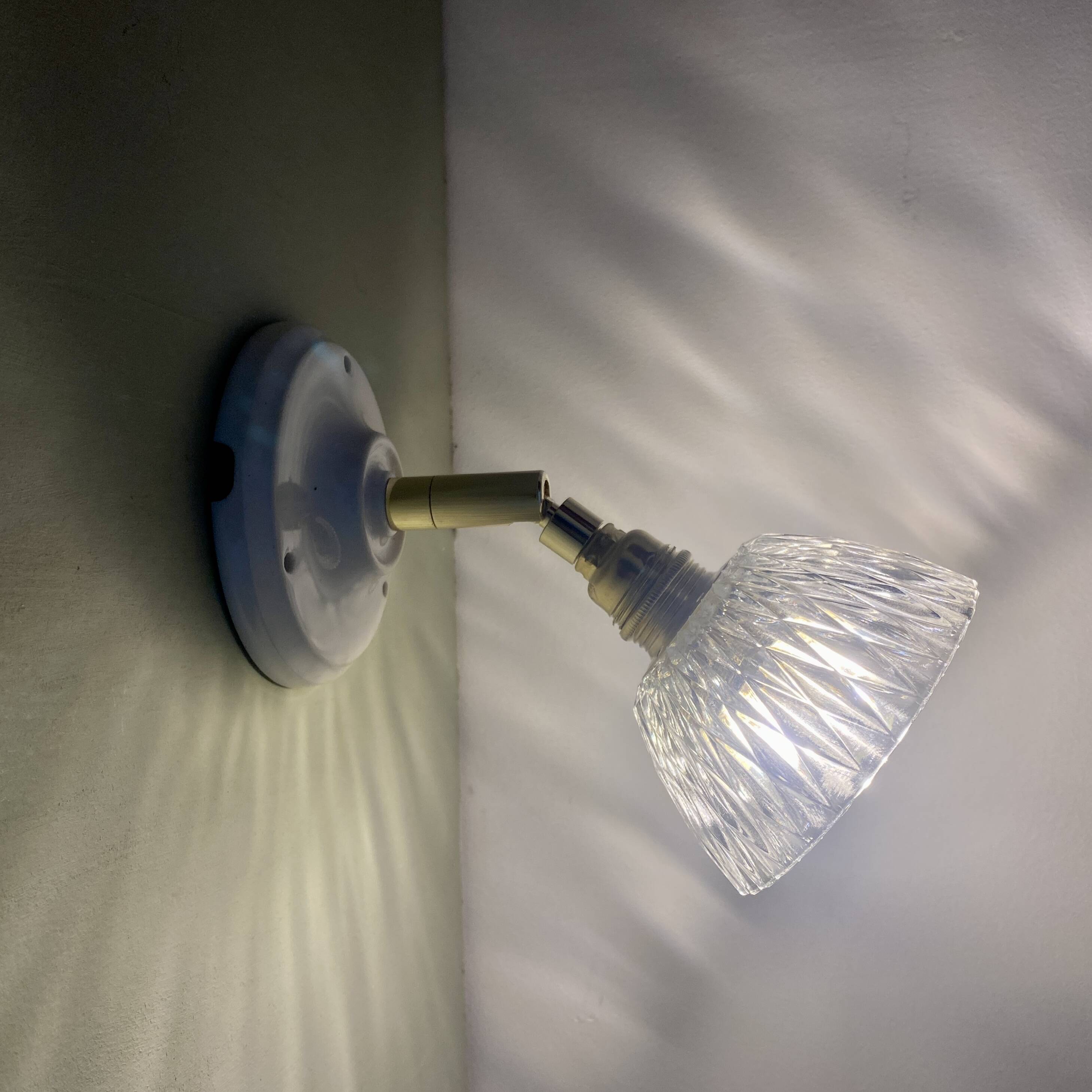 Vintage chiseled glass lampshade wall light - tableware collection -