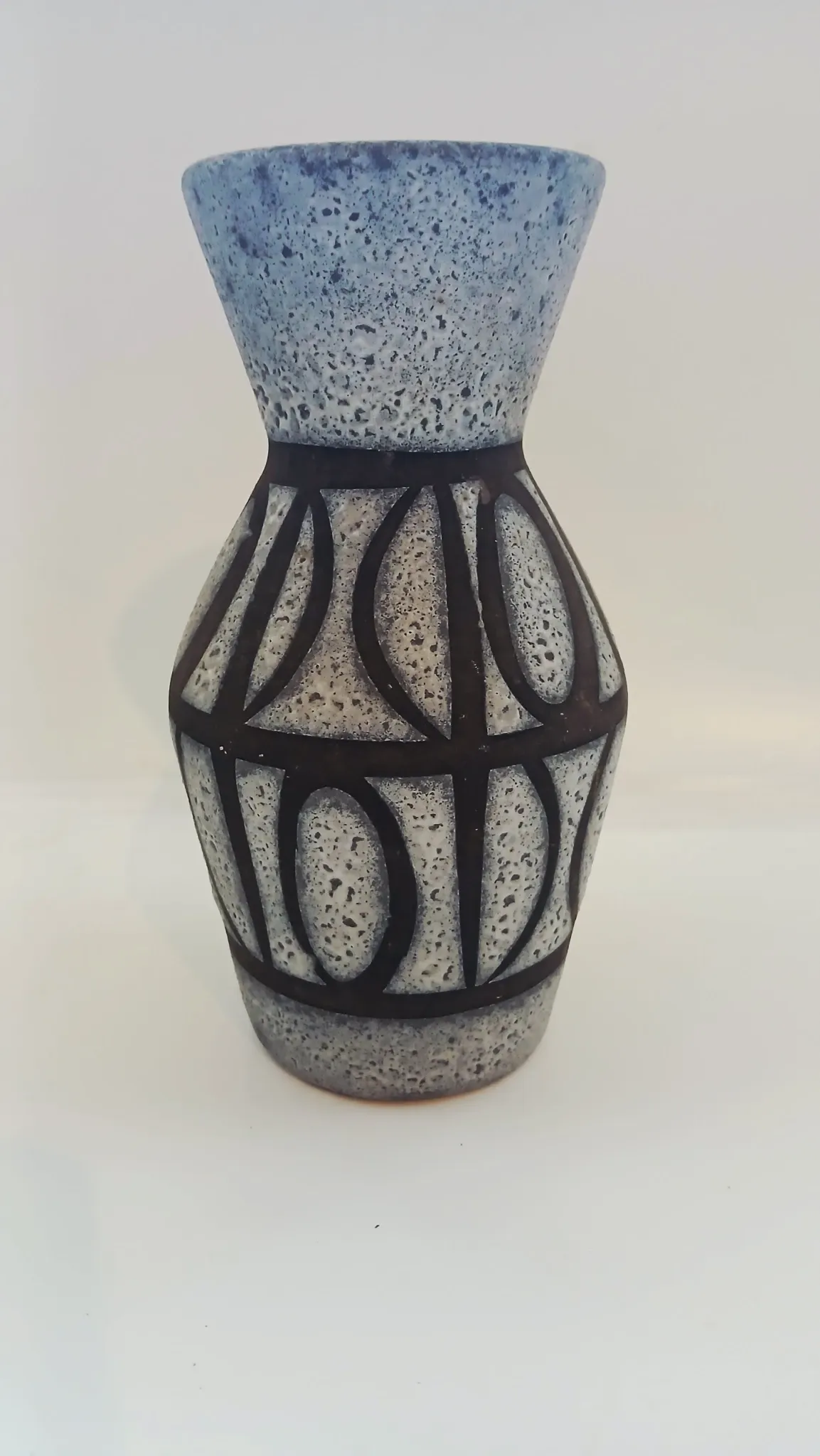 Diabolo/hourglass vase West Germany 60s/70s model 523/18
