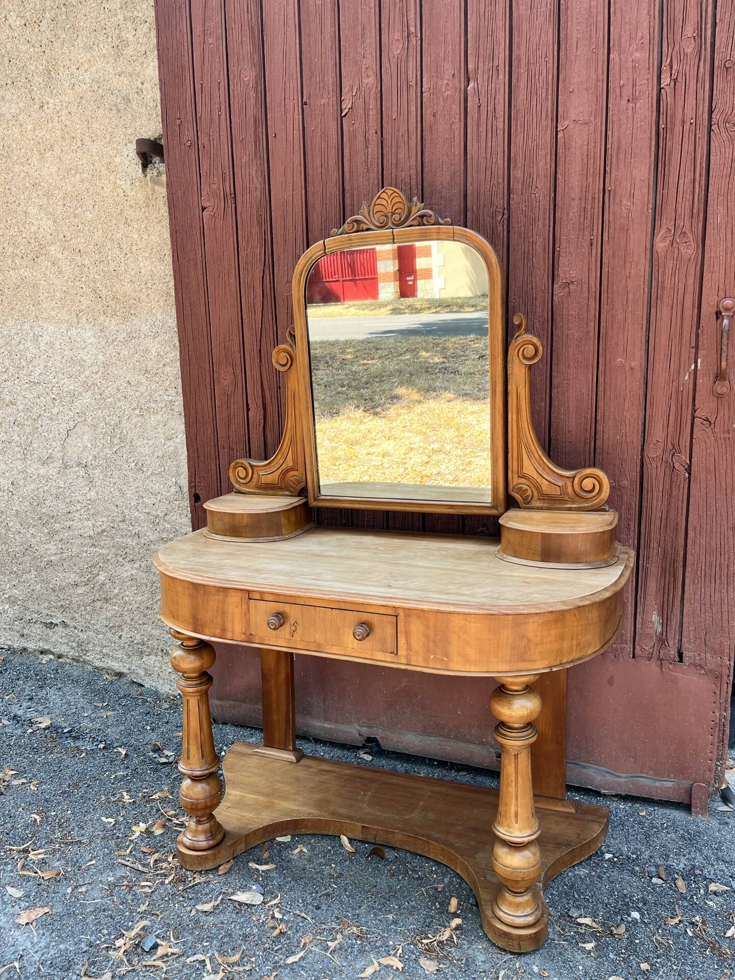 Antique hairdresser
