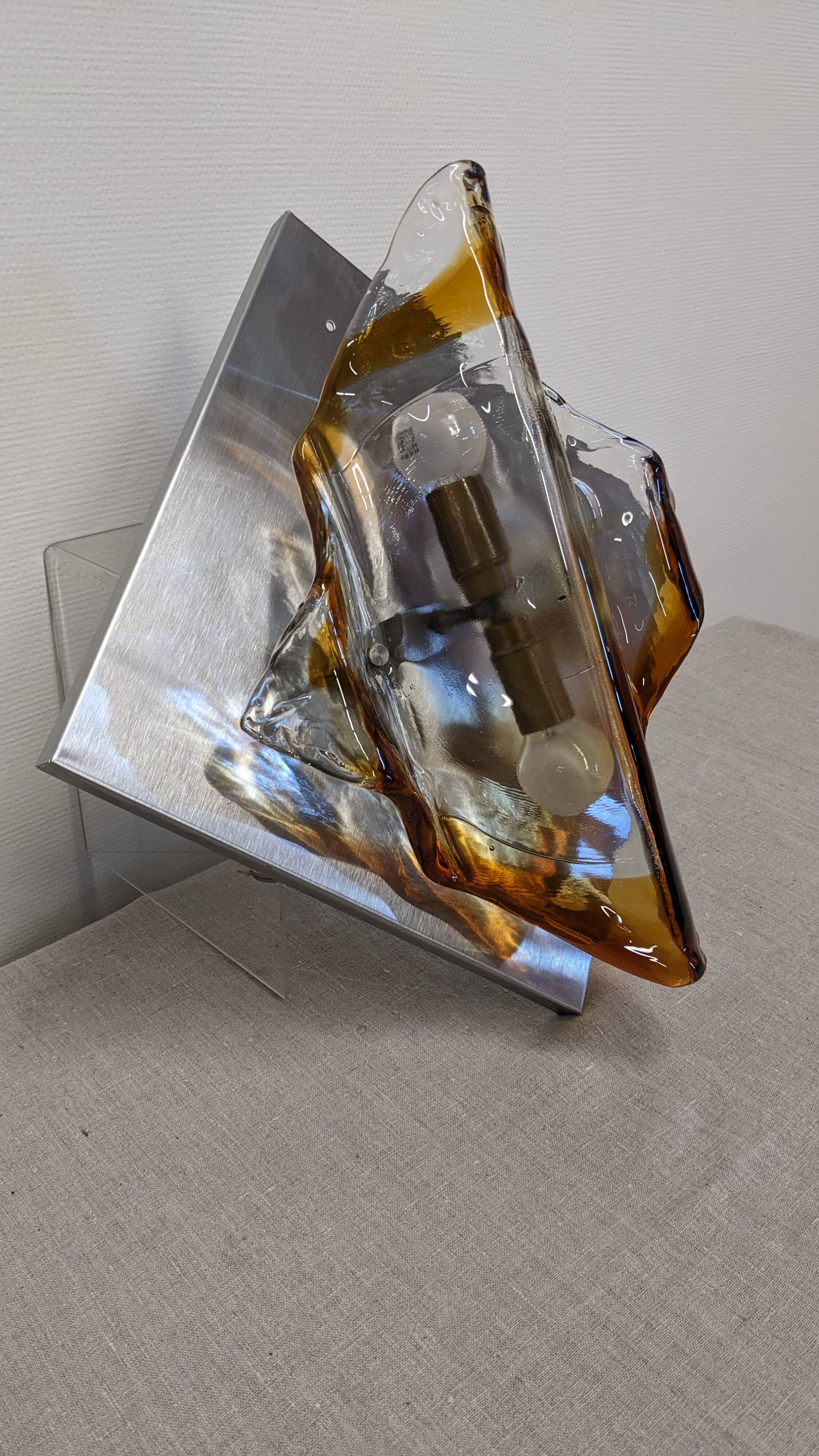 Hollywood Regency wall sconce in Murano glass by Mazzega, Italy circa 1970.