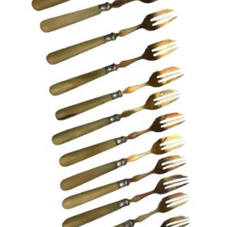 12 dessert forks
