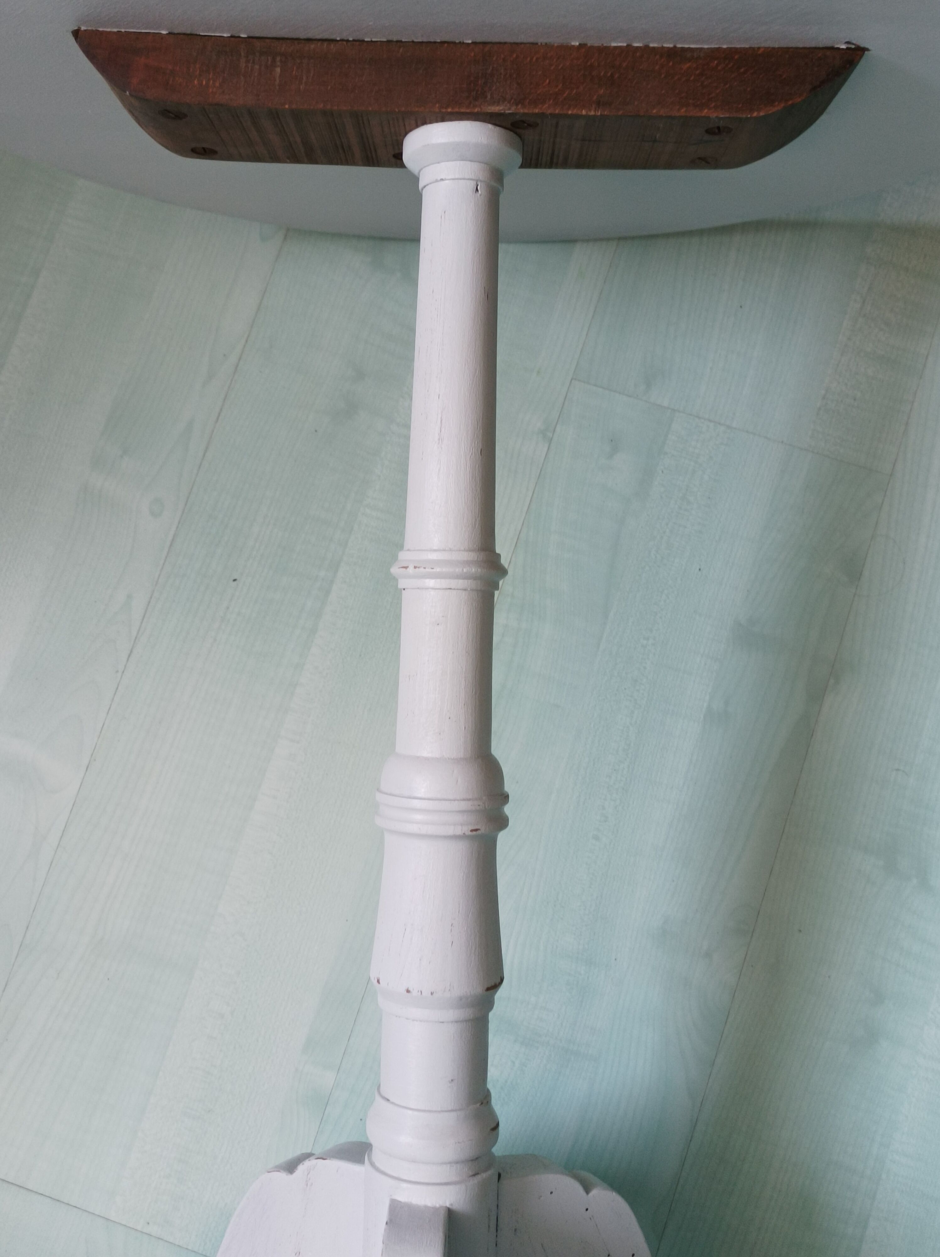 Pedestal table in old wood