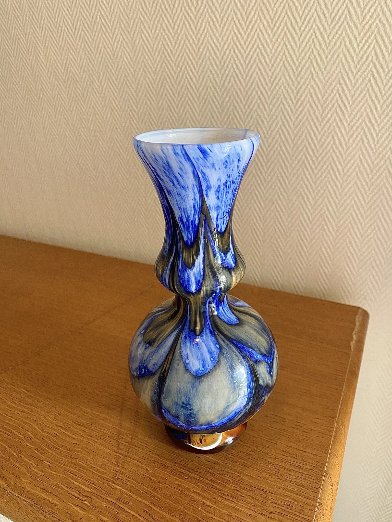 Mid-century Murano vase by Carlo Moretti