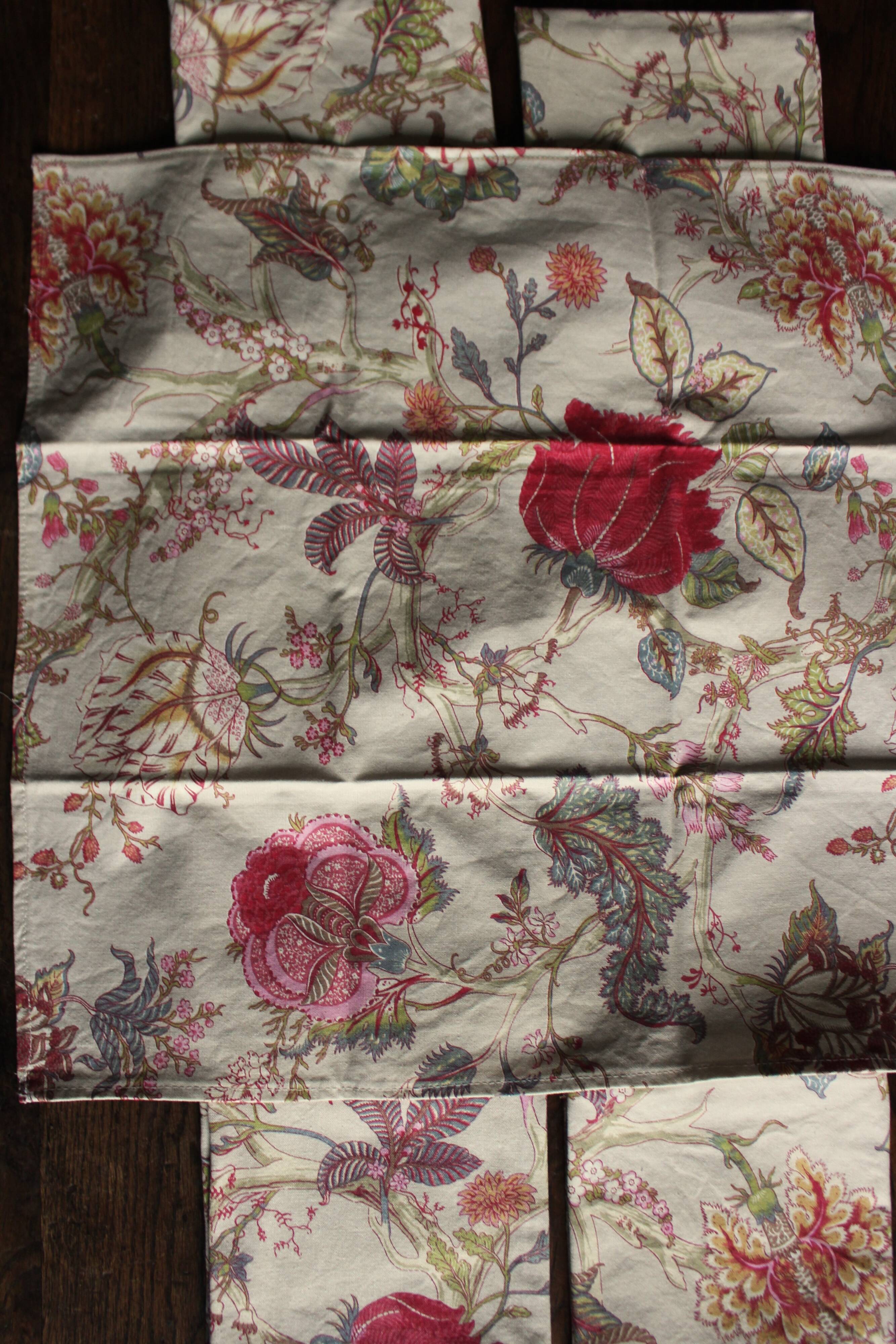 Un lot de 8 serviettes de table Toile à l'indienne Fleurs