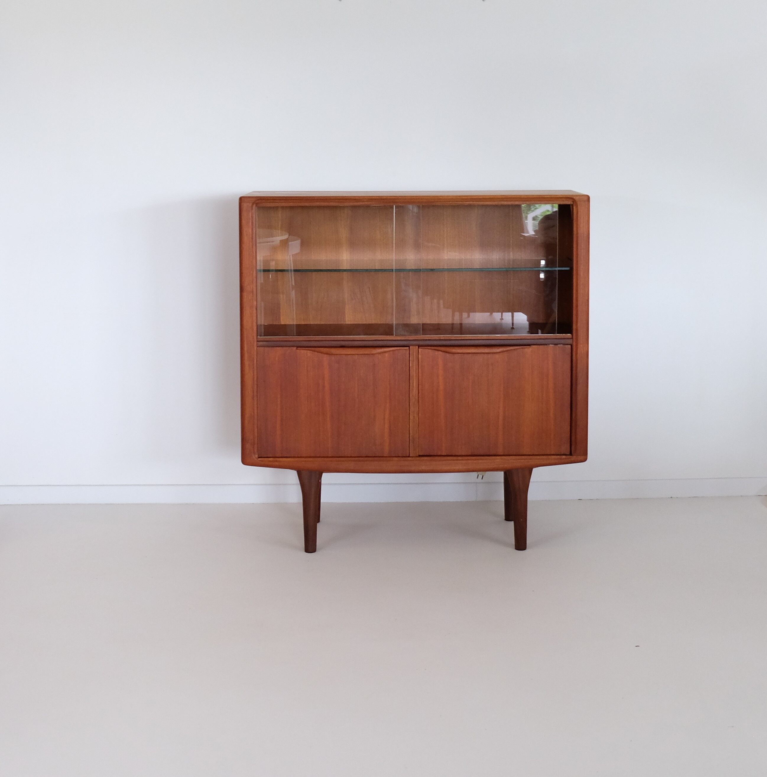 Teak showcase 60s