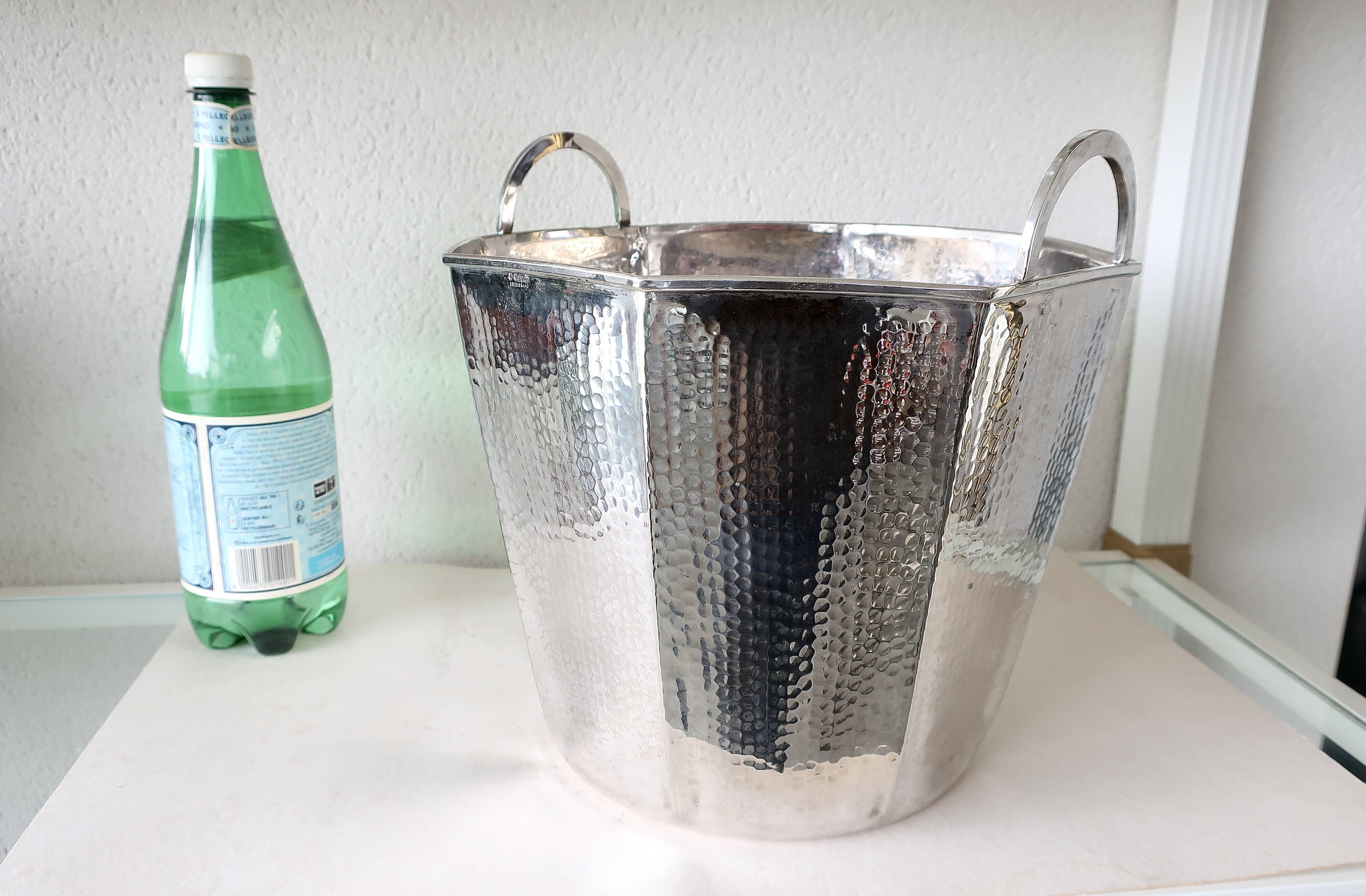 Champagne bucket circa 1960, Italian design Fratelli Cassetti, silver plated metal