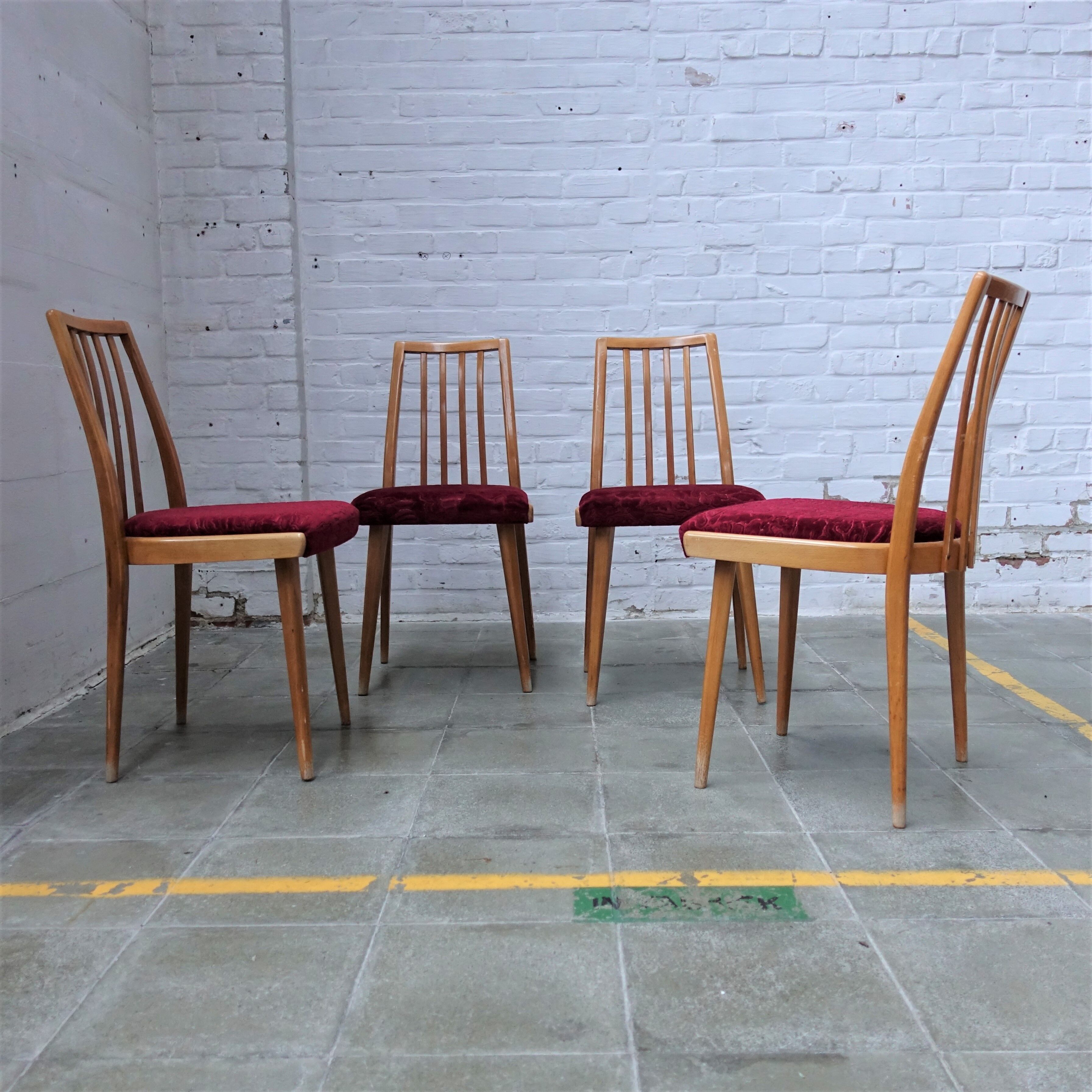 Ensemble de 4 chaises d'Antonin Suman