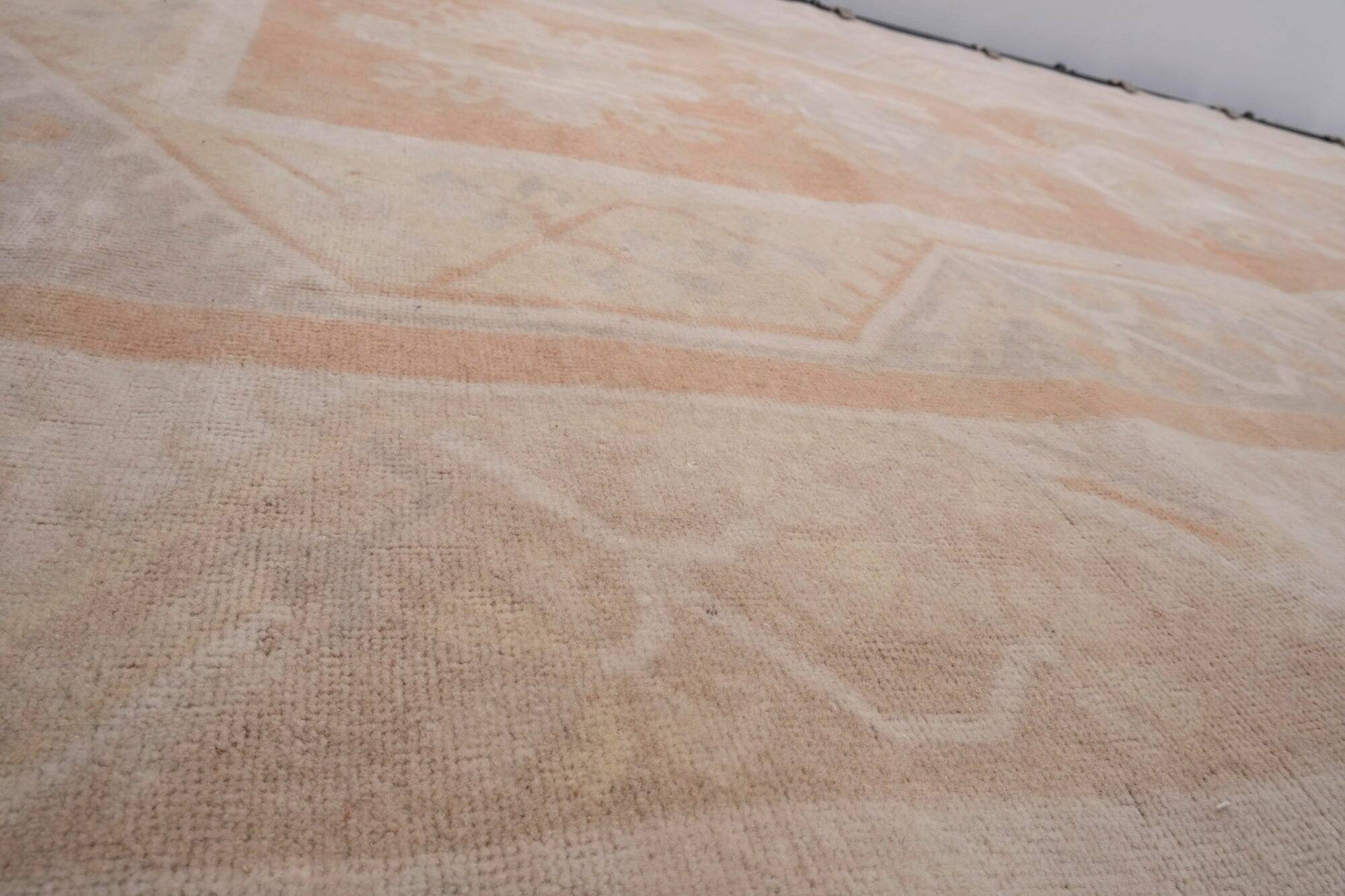 Vintage Turkish Oushak rug 203x315 cm