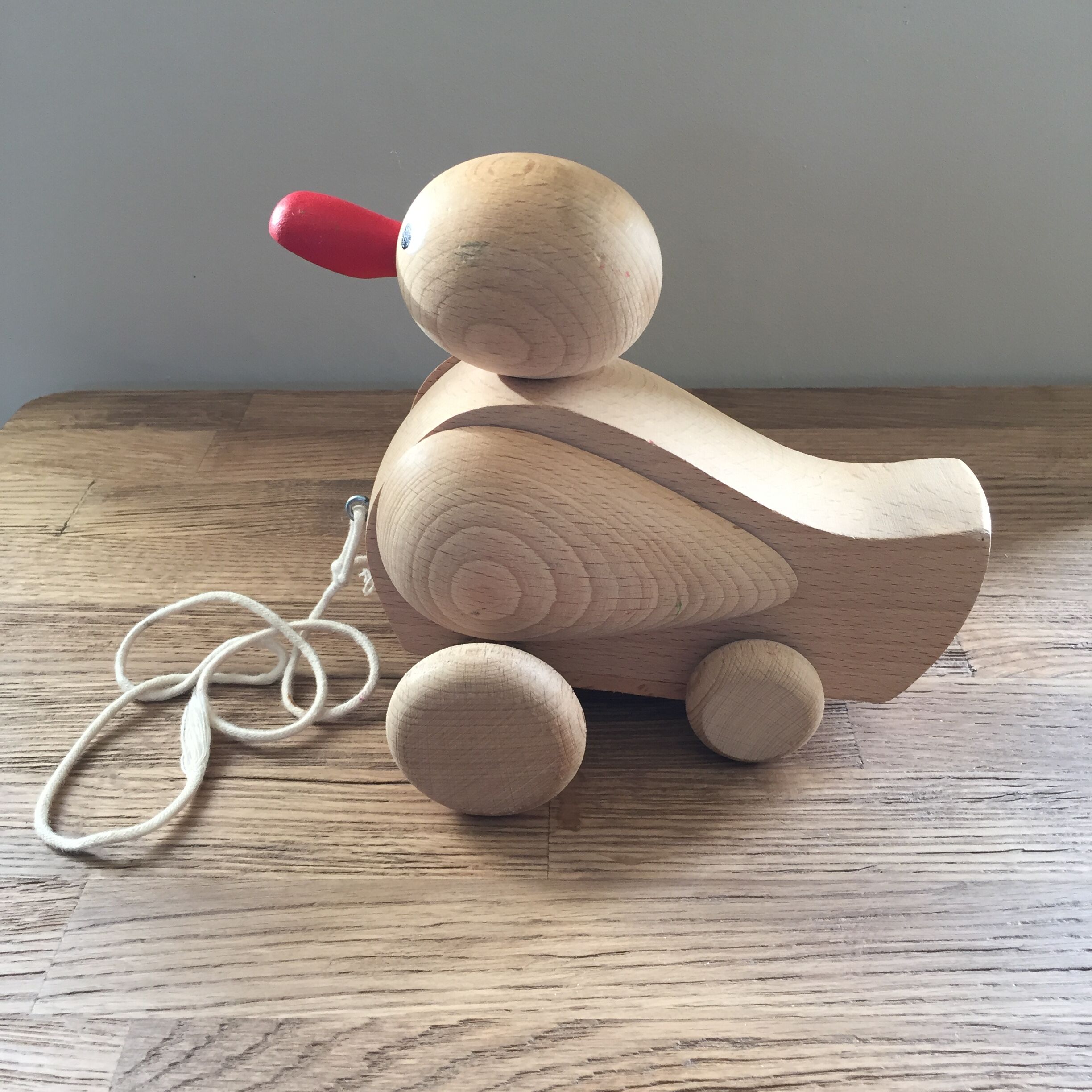Raw wooden roller duck