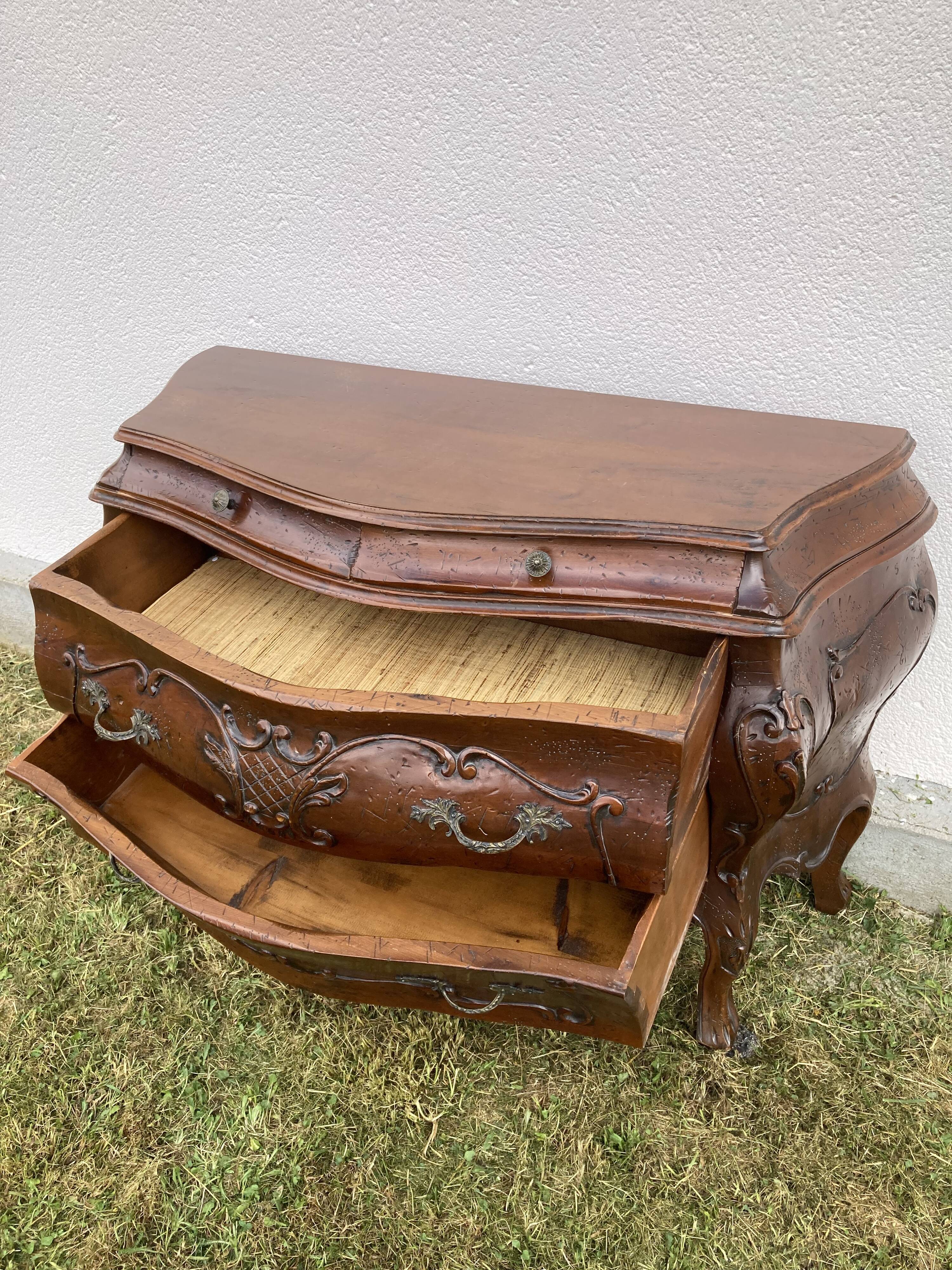 Louis XV style chest of drawers with four drawers