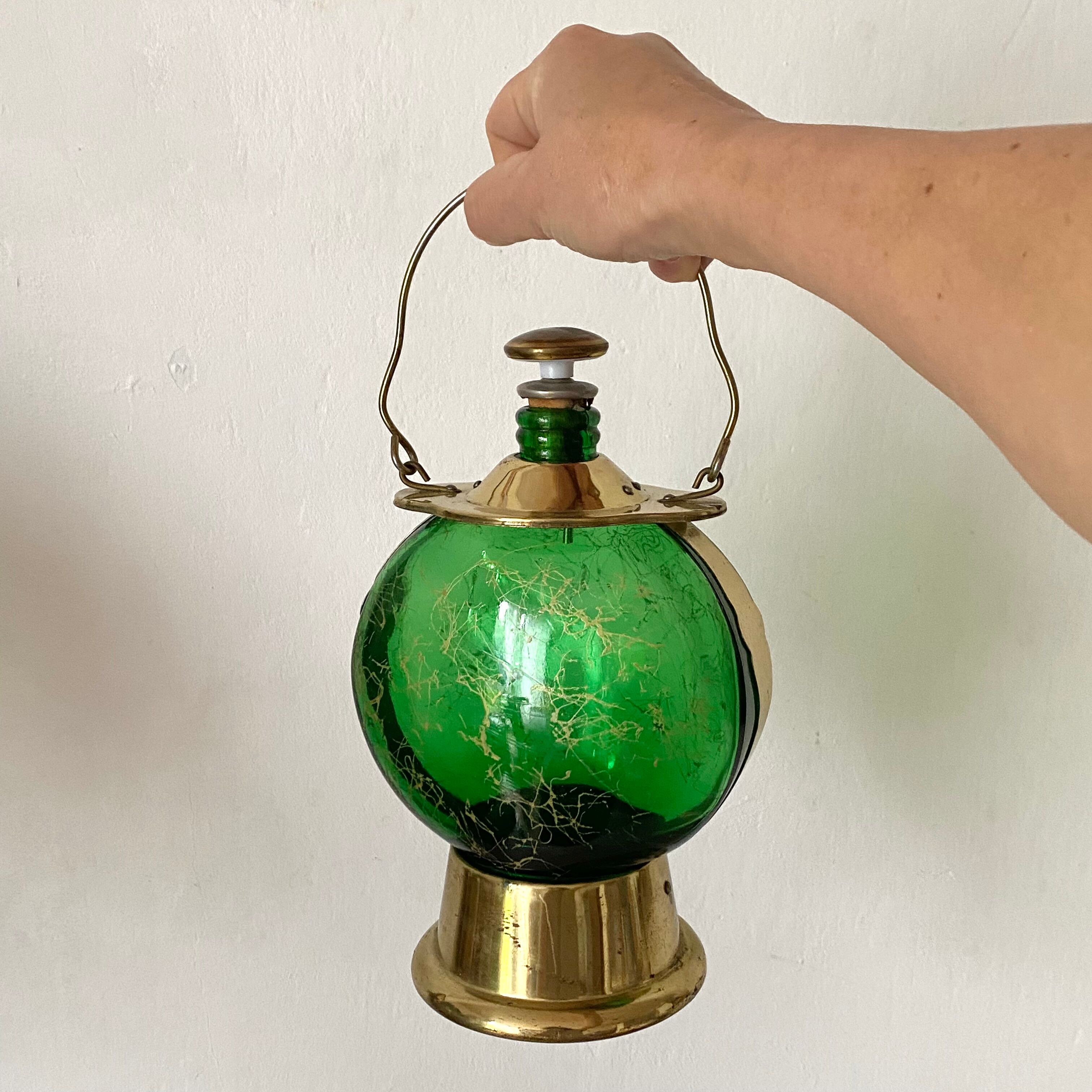Vintage carafe music box