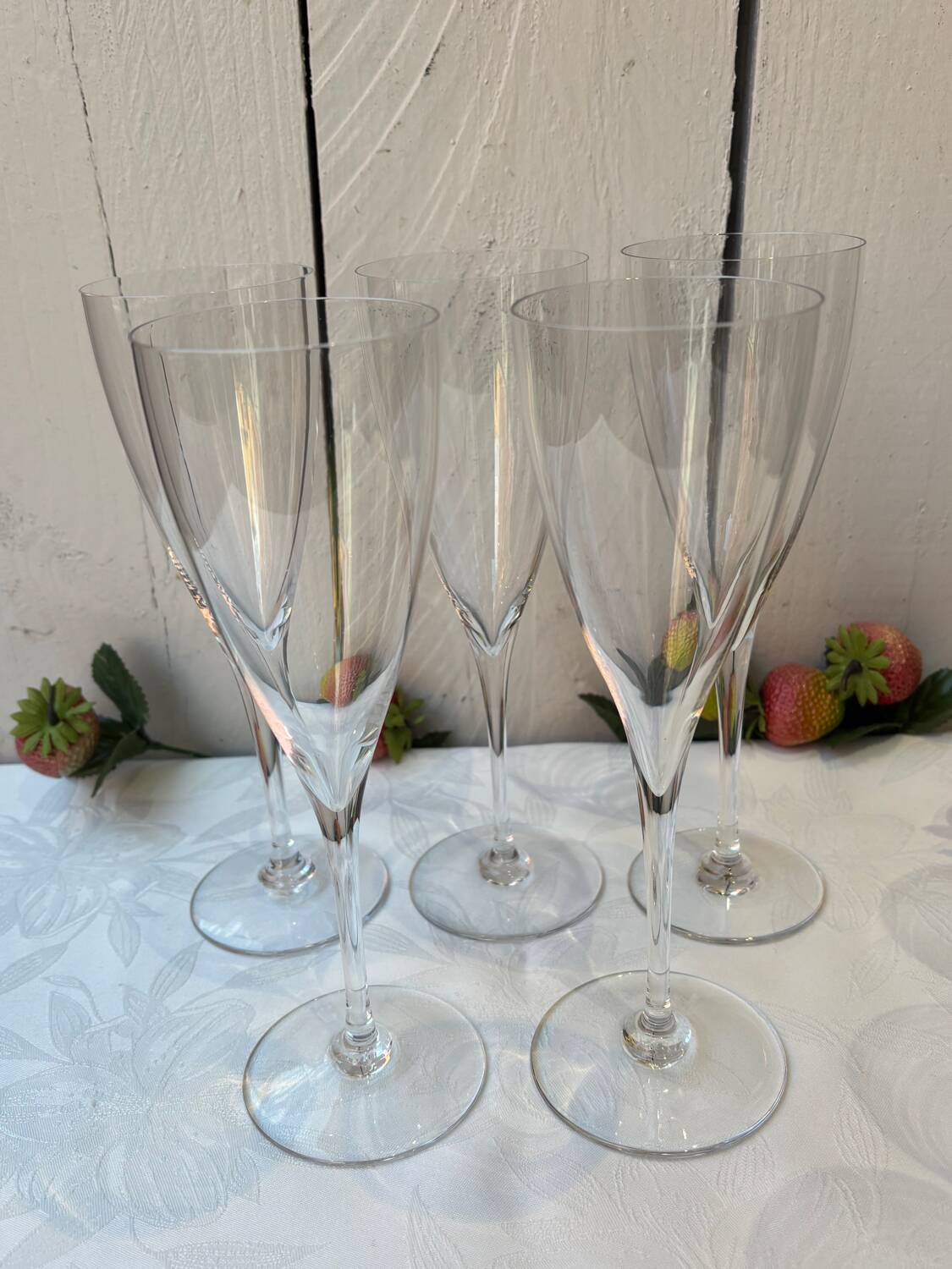 17 Baccarat crystal flutes, Dom Pérignon model