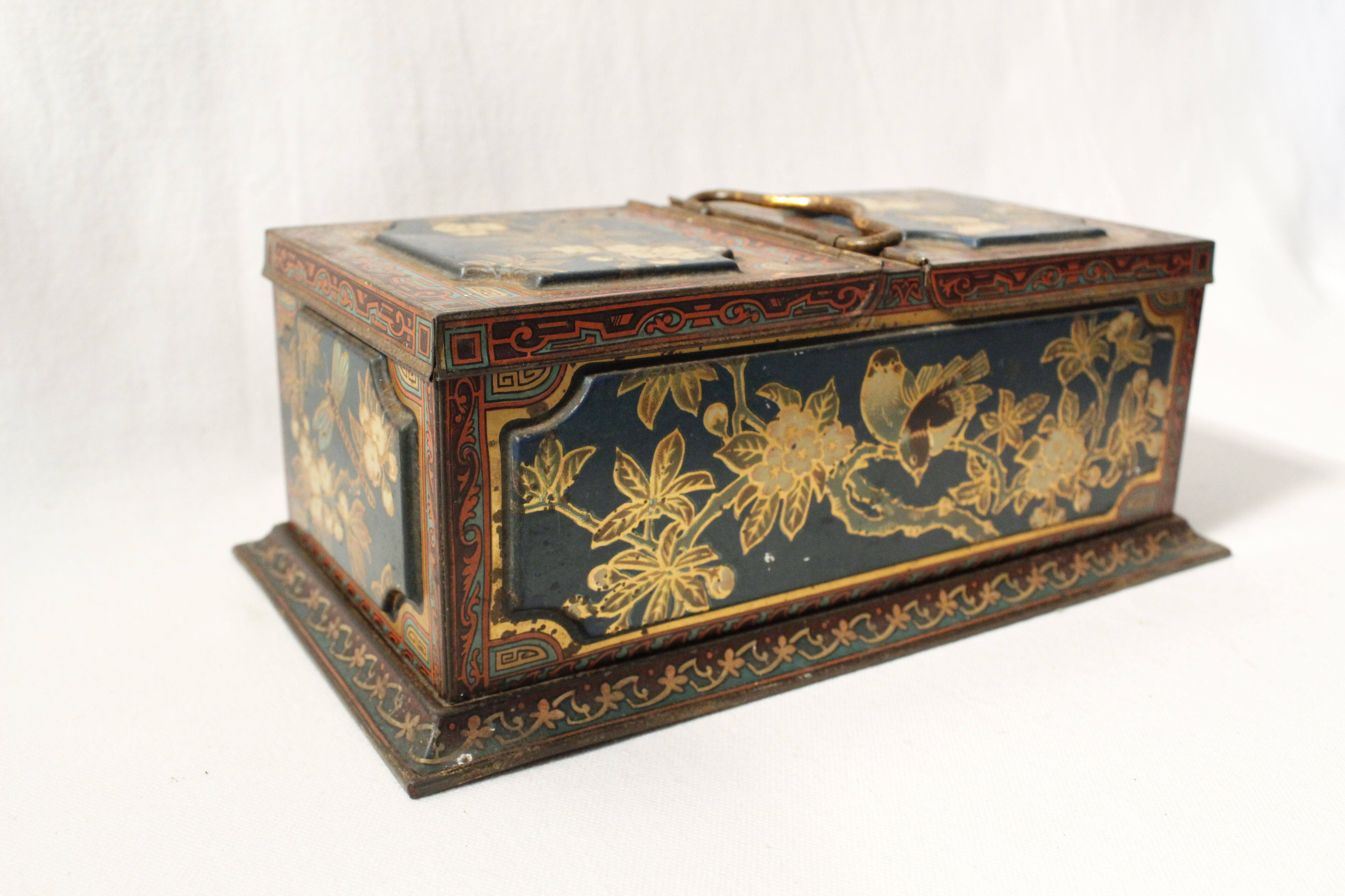 Antique Metal Cookie Tin - Huntley & Palmers