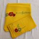 Petite nappe vintage jaune brodée et 12 serviettes