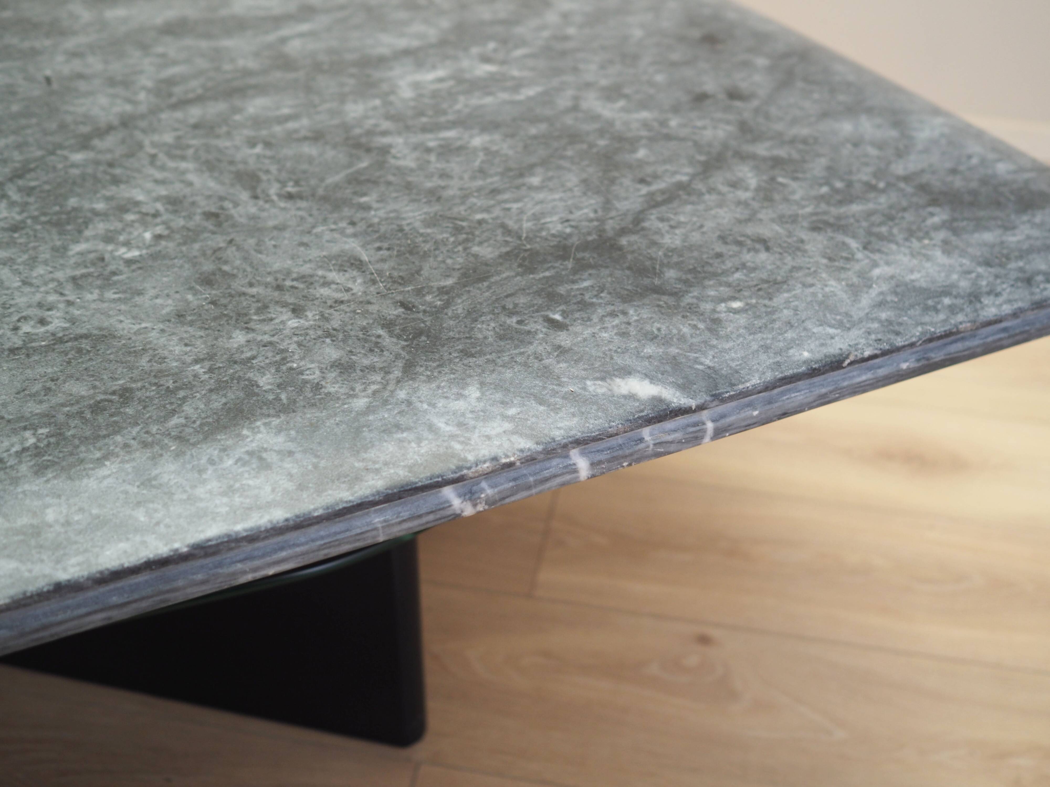 Coffee table, Italian design, 1980s, production: Italy