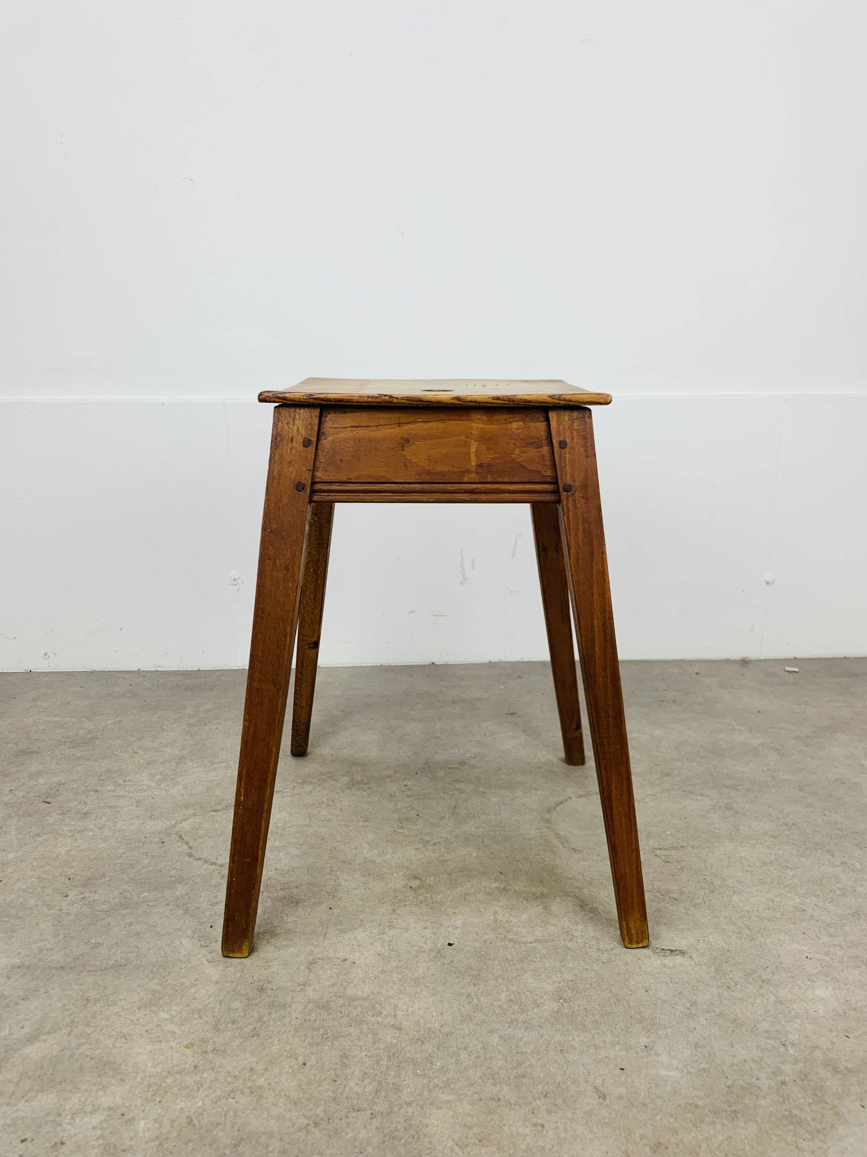 Tabouret de ferme vintage
