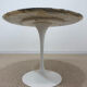 Tulip table – Knoll International in marble and 4 chairs – Ee