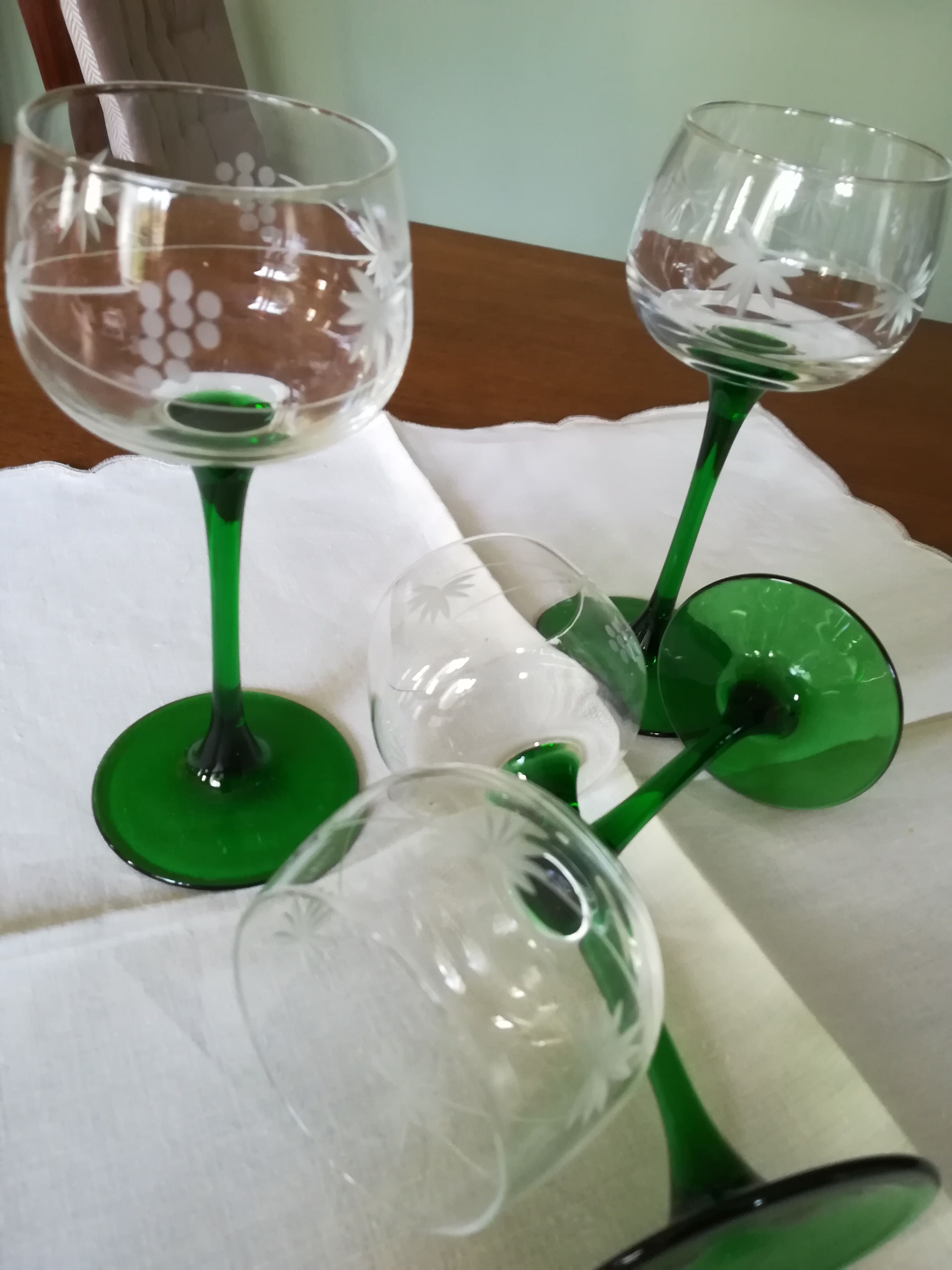 4 engraved Alsace wine glasses green feet