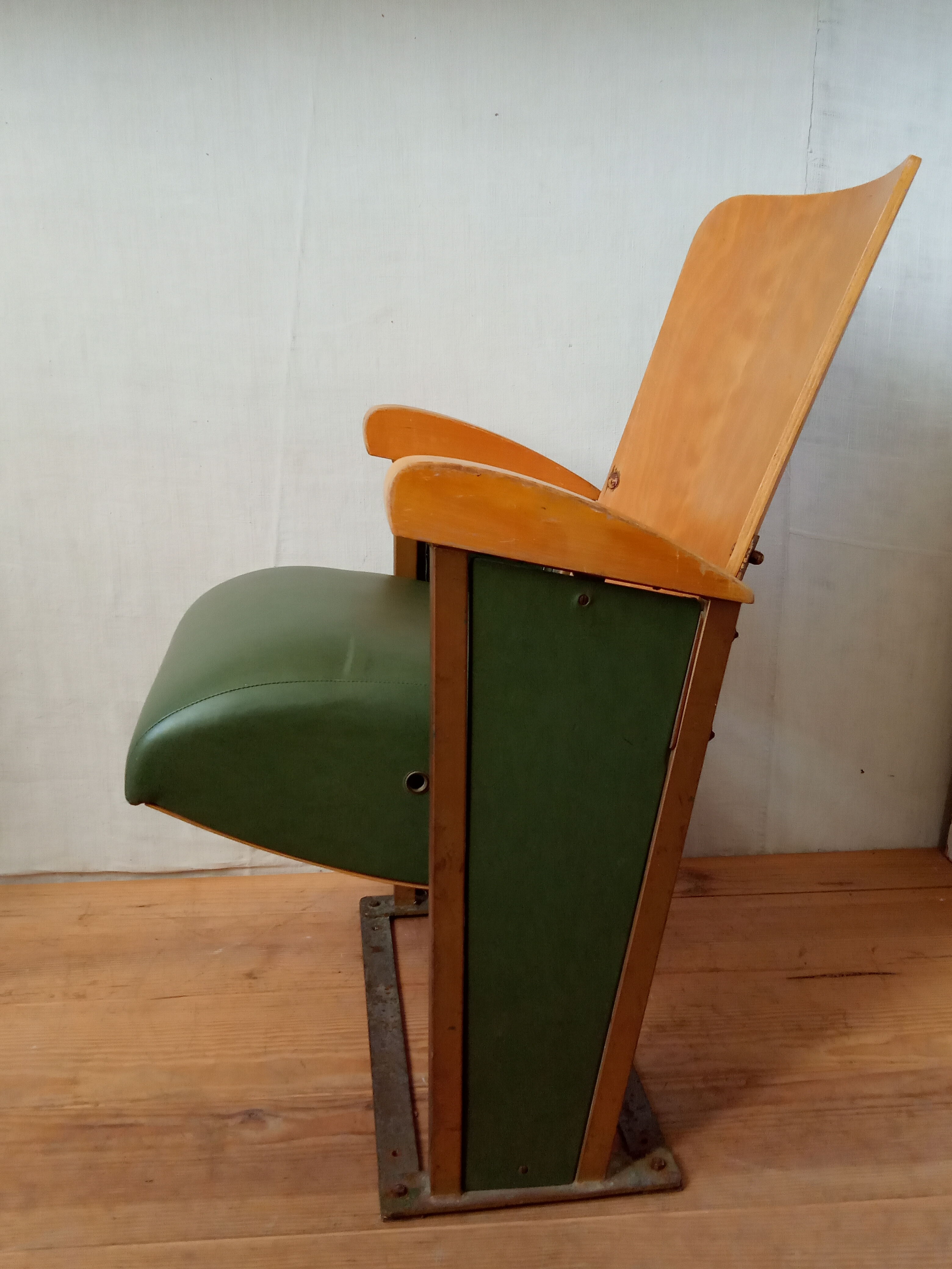 1950s movie chair