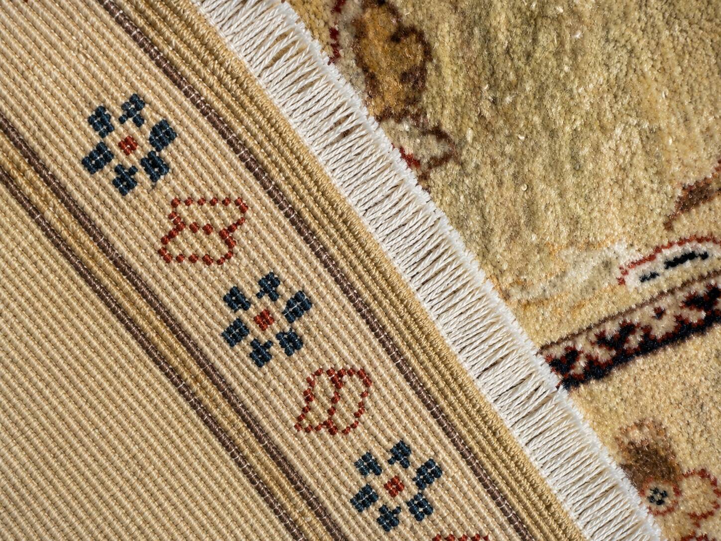 Tapis d’Orient noué main en laine, 287 × 237 cm