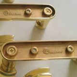 1 sur 12 pièces. Patères murales en laiton, design italien postmoderne Sottsass.