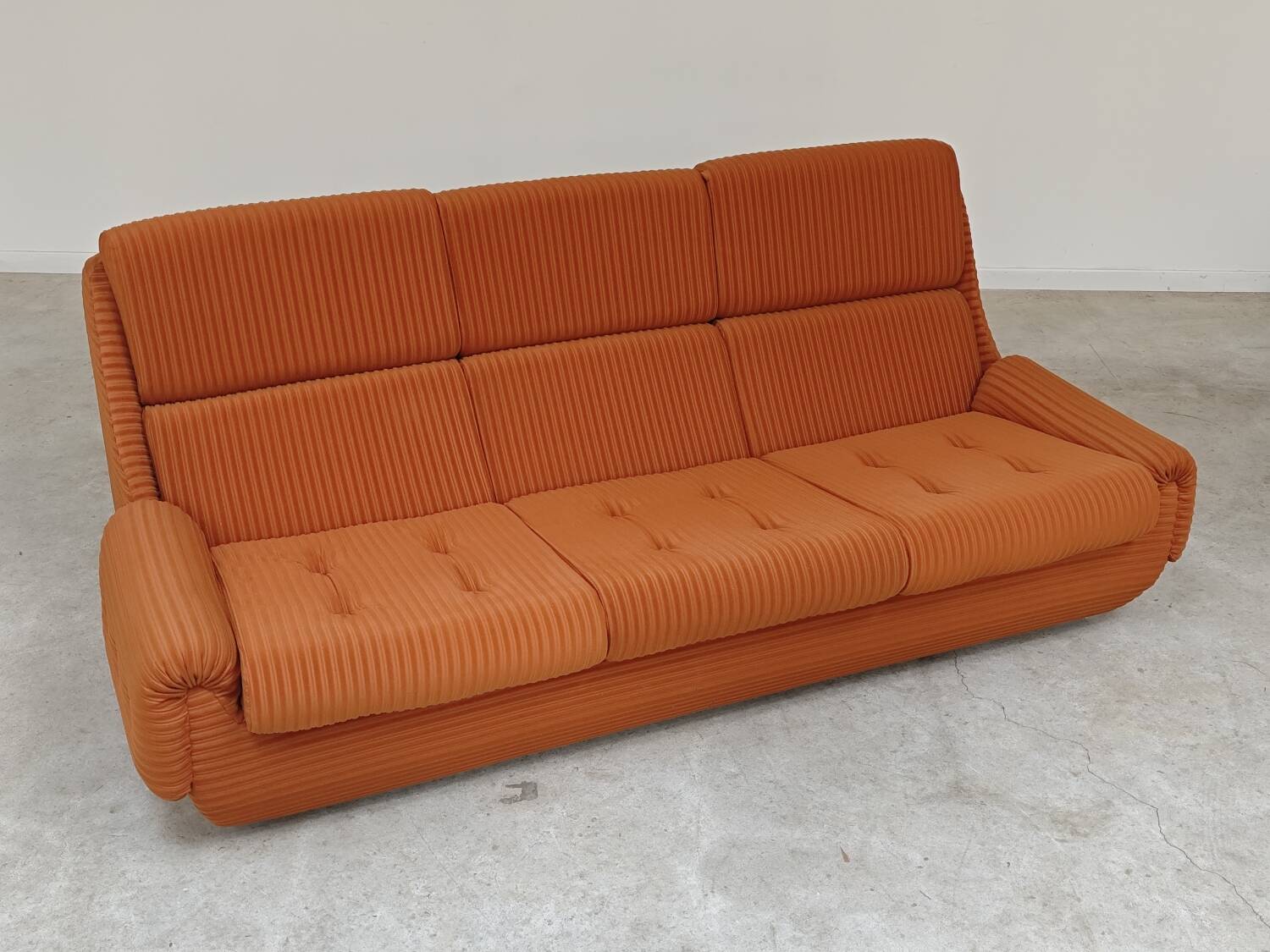 Orange 3-seater sofa jitona ribbed fabric space age 1970