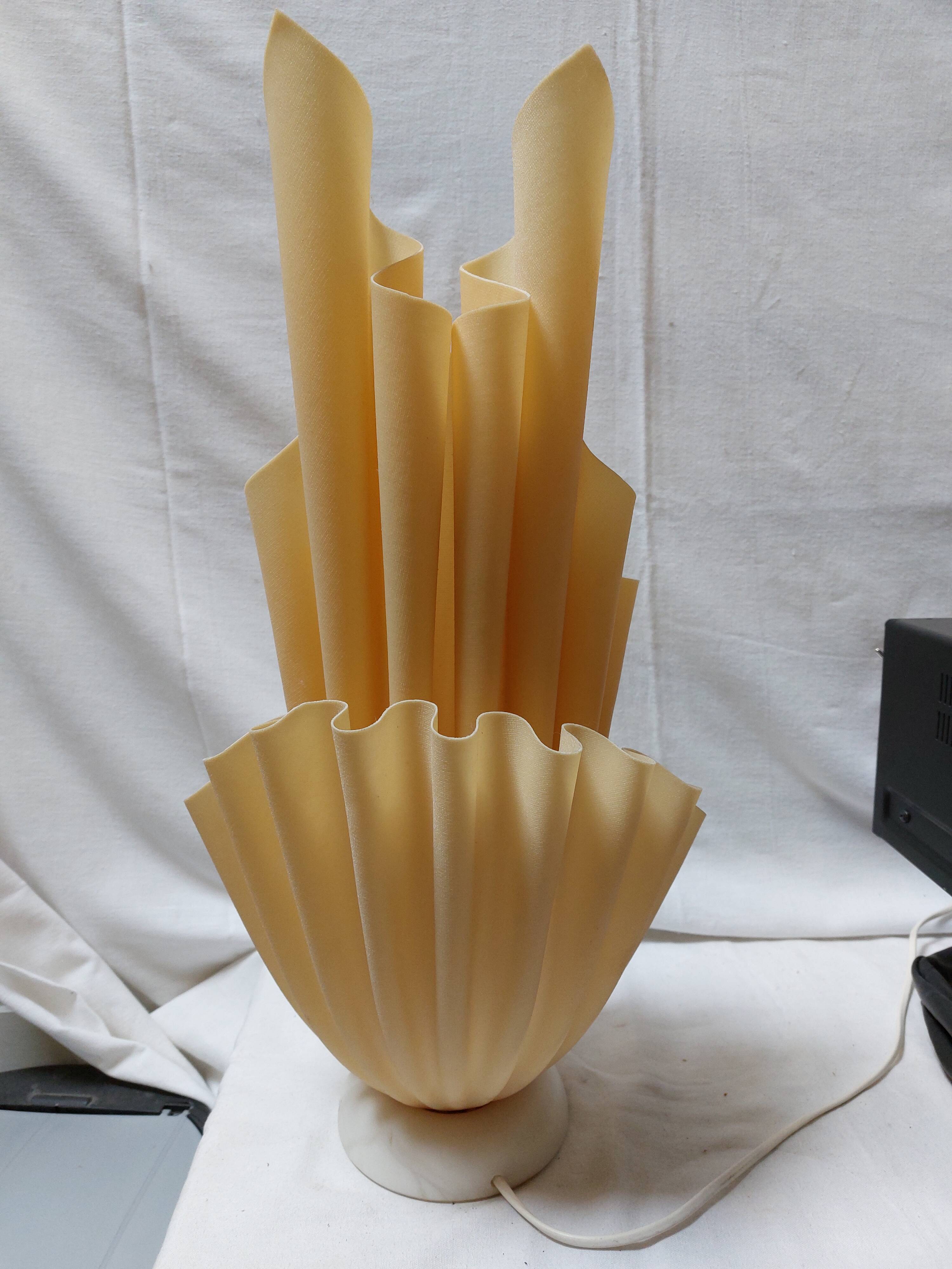 Large Corolle table lamp by Georgia Jacob - Vintage 70s