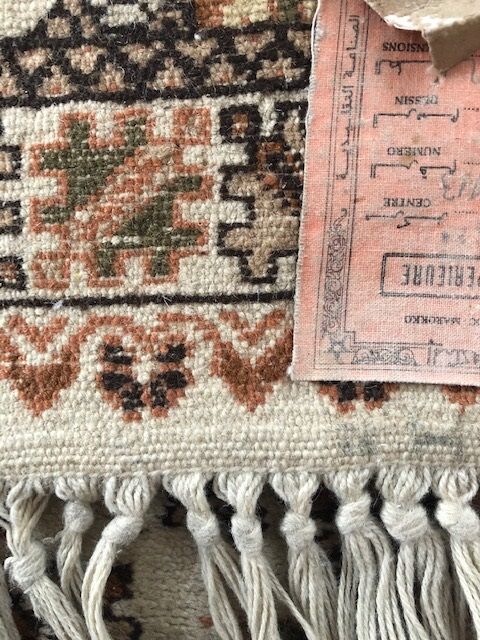 Moroccan hallway carpet - knotted dots