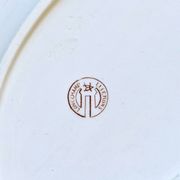 Plat ovale du XIXe siècle en terre de fer signé Longchamp "Liserons"